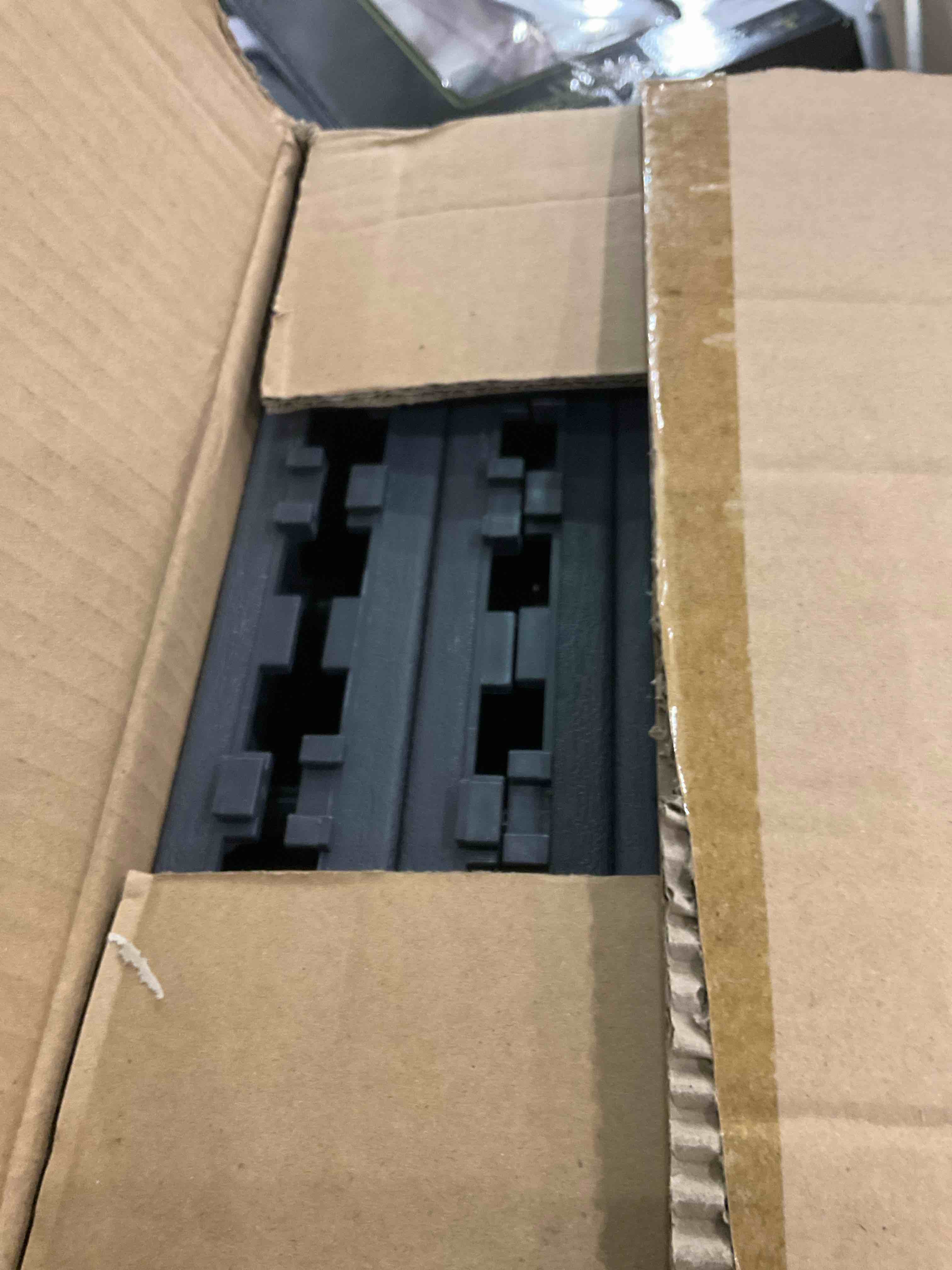 https://s3.amazonaws.com/lotting-images-prod/BargainHunt/EXS01511265_1717067747913.jpeg
