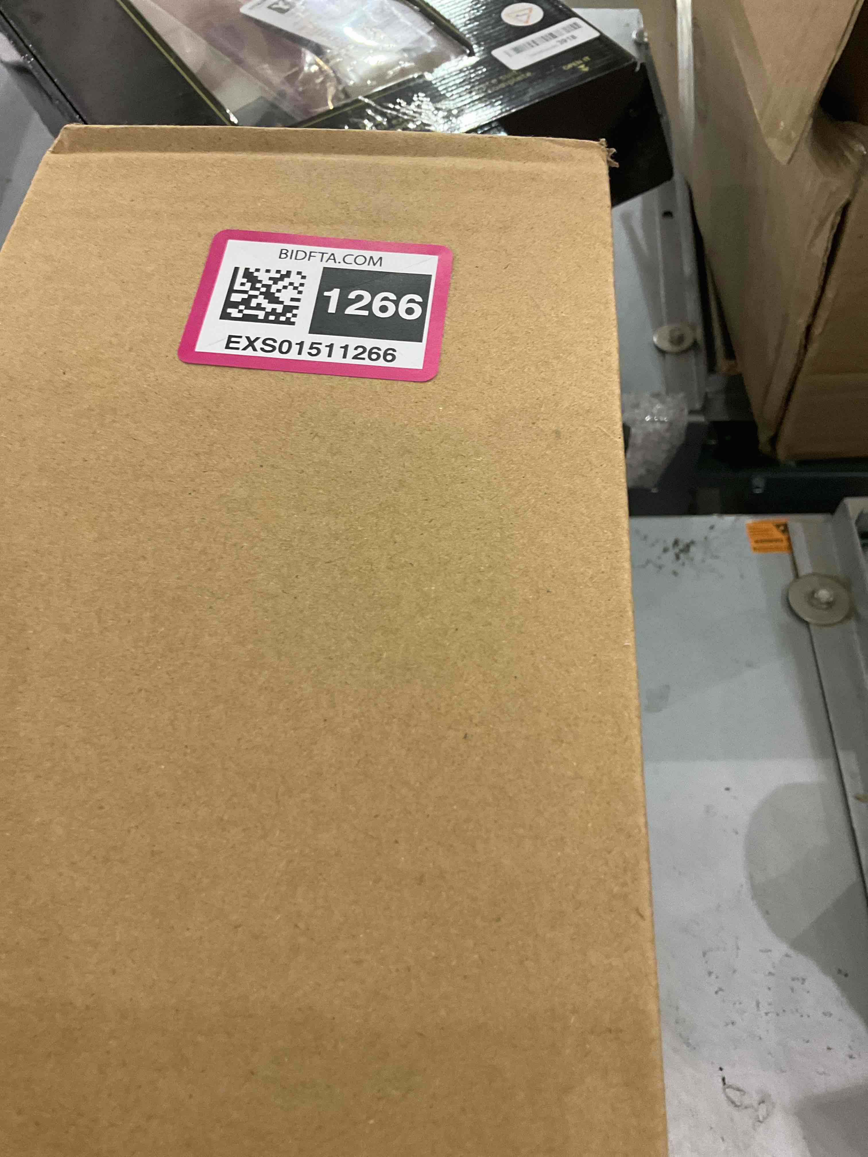 https://s3.amazonaws.com/lotting-images-prod/BargainHunt/EXS01511266_1717067819088.jpeg