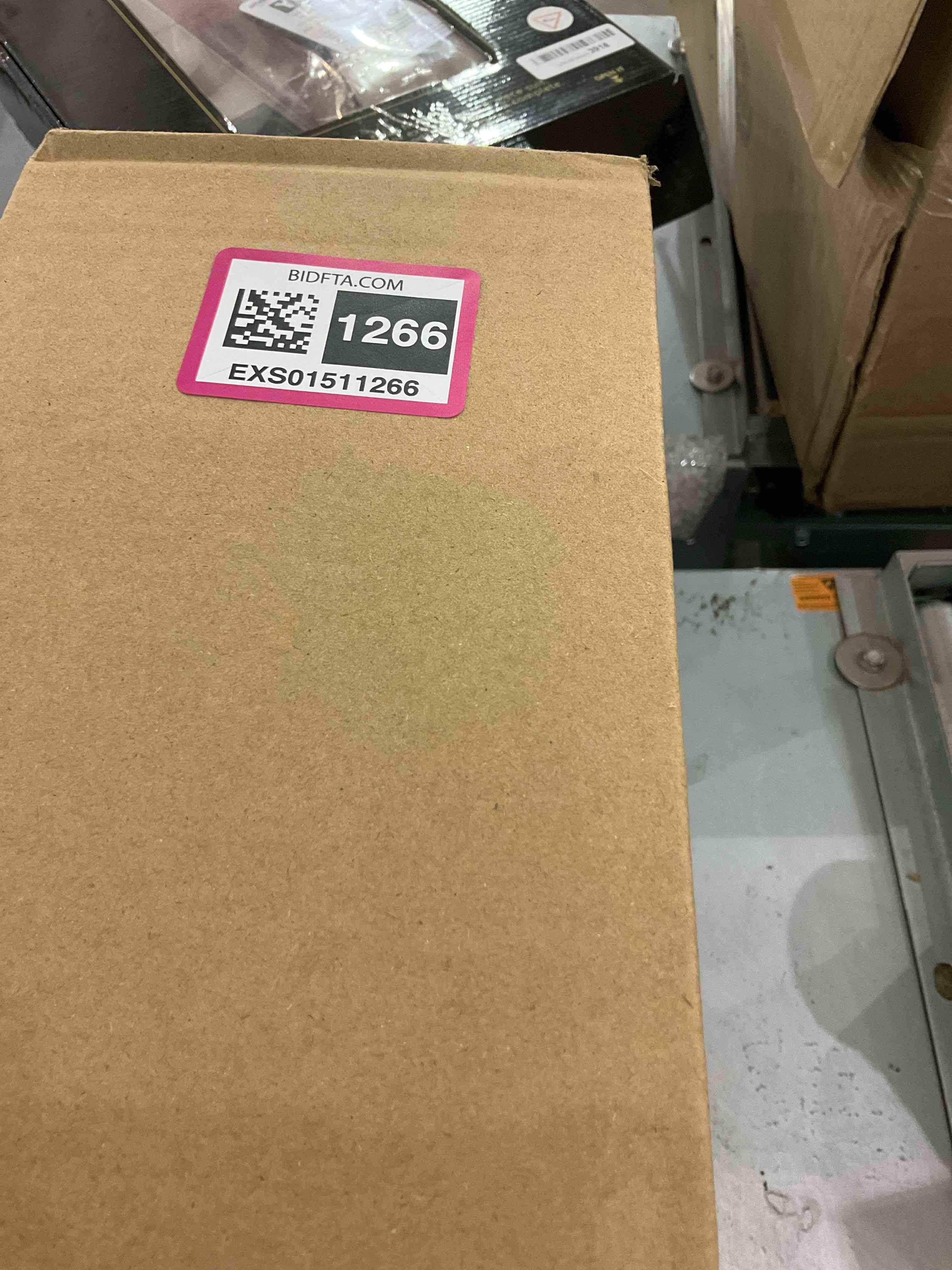 https://s3.amazonaws.com/lotting-images-prod/BargainHunt/EXS01511266_1717067820219.jpeg