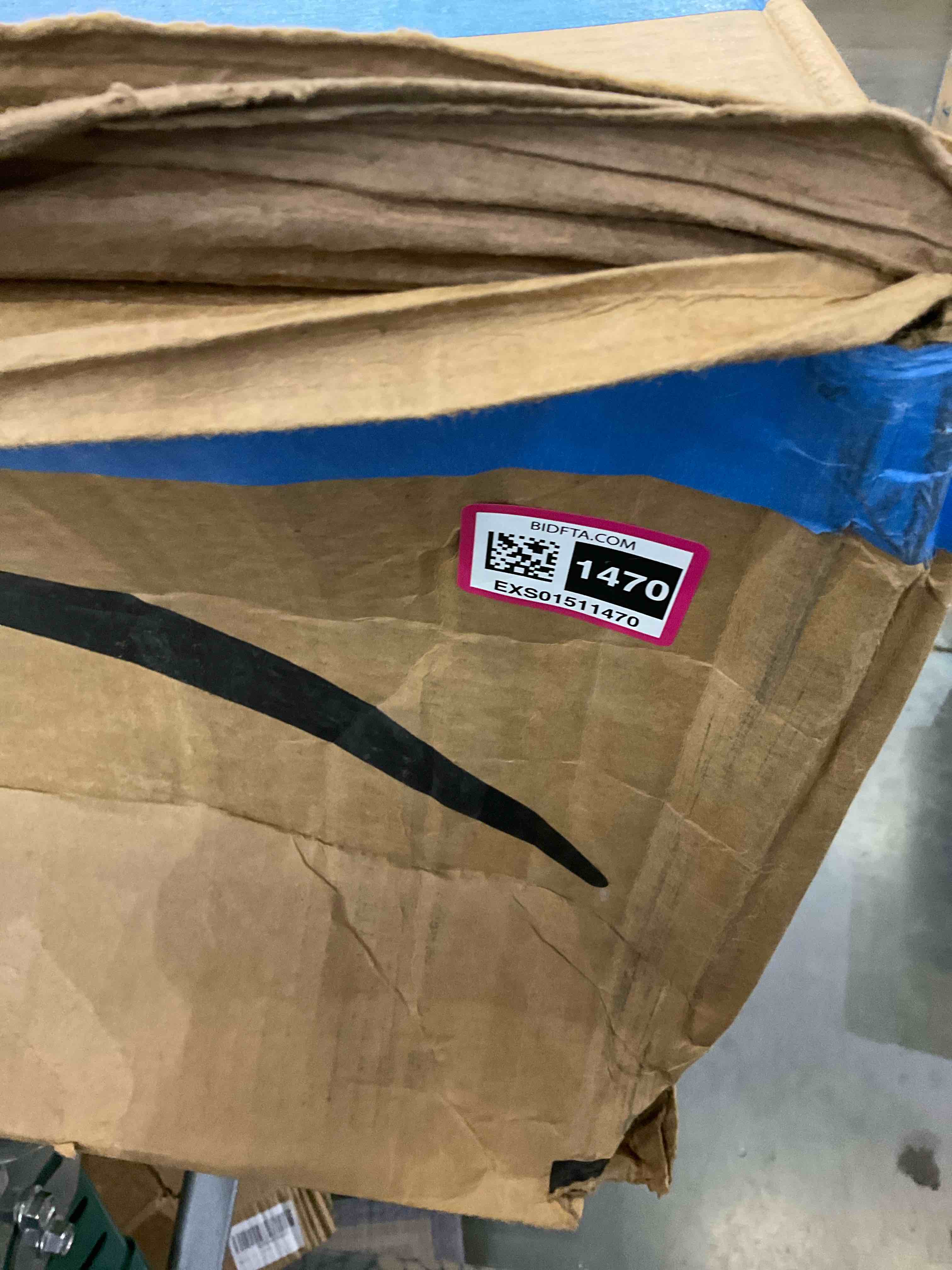 https://s3.amazonaws.com/lotting-images-prod/BargainHunt/EXS01511470_1717425081457.jpeg