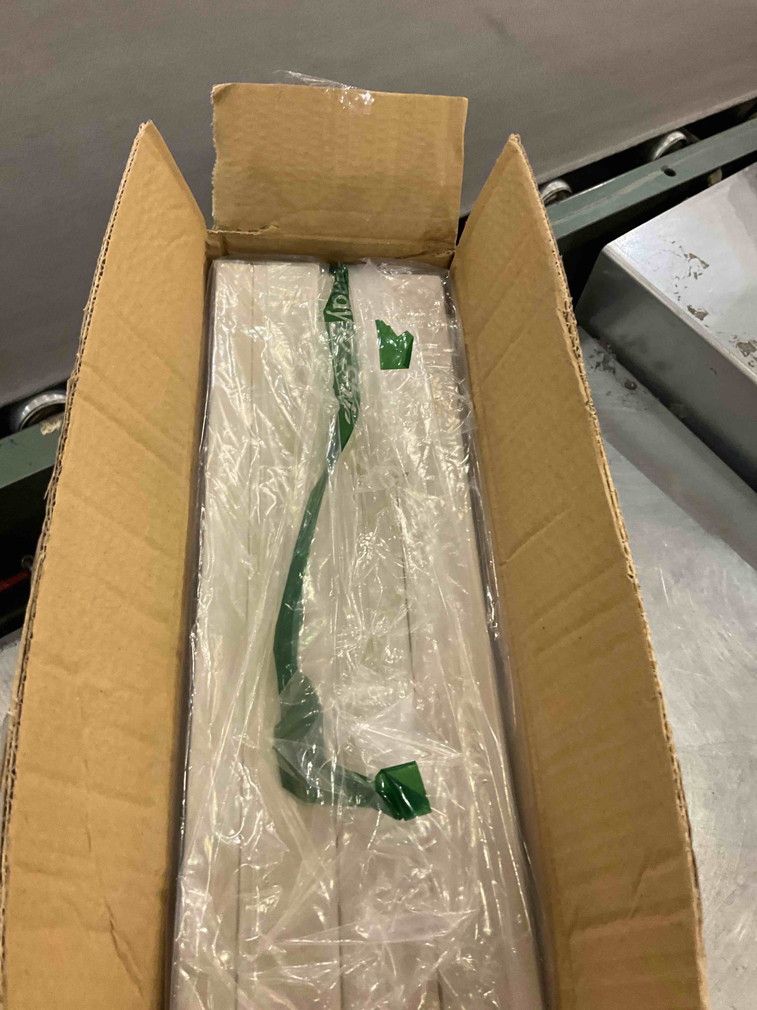 https://s3.amazonaws.com/lotting-images-prod/BargainHunt/EXS01511523_1716987272183.jpeg