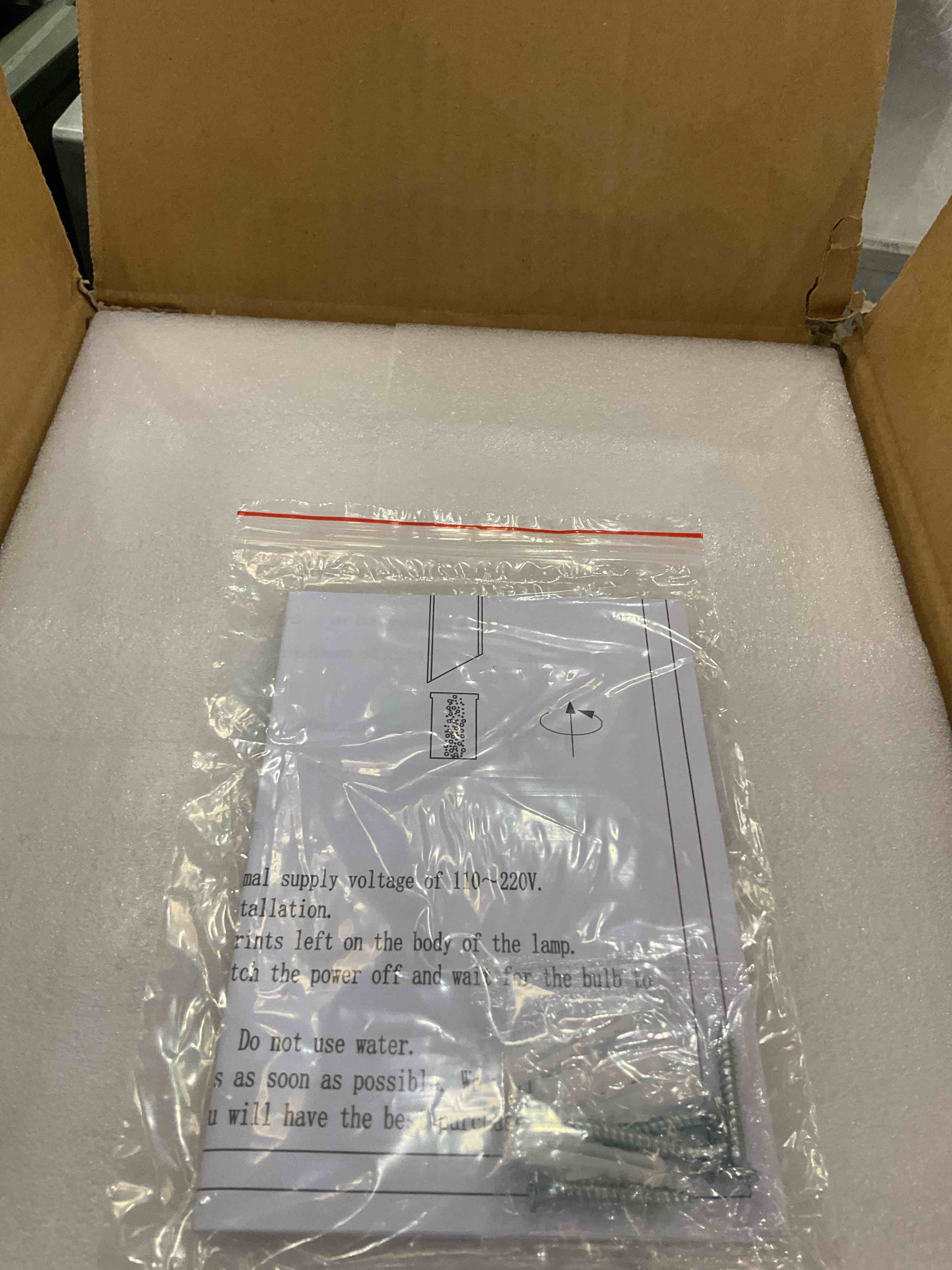https://s3.amazonaws.com/lotting-images-prod/BargainHunt/EXS01511580_1716993007359.jpeg