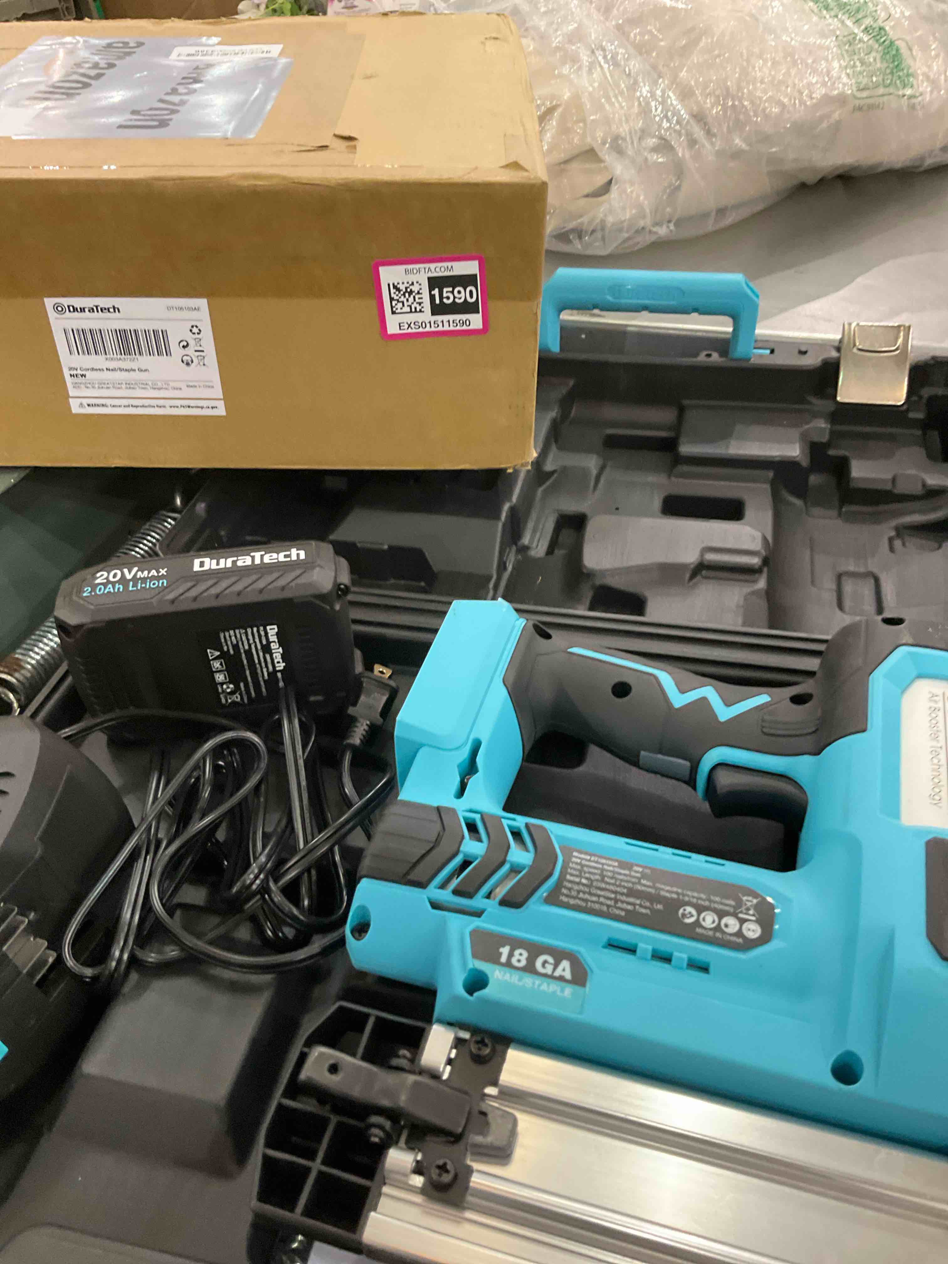 https://s3.amazonaws.com/lotting-images-prod/BargainHunt/EXS01511590_1716994709384.jpeg