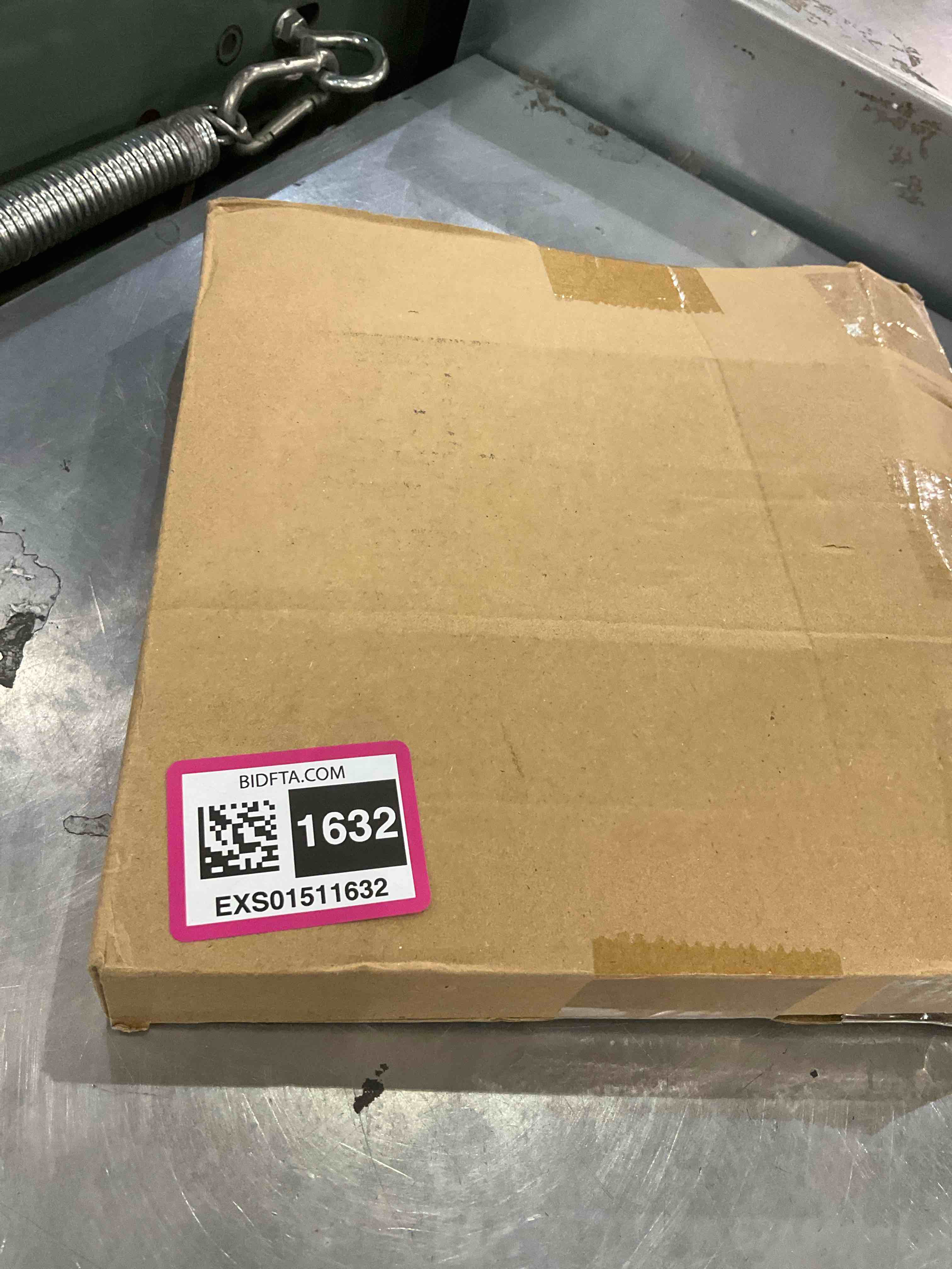 https://s3.amazonaws.com/lotting-images-prod/BargainHunt/EXS01511632_1717068301590.jpeg