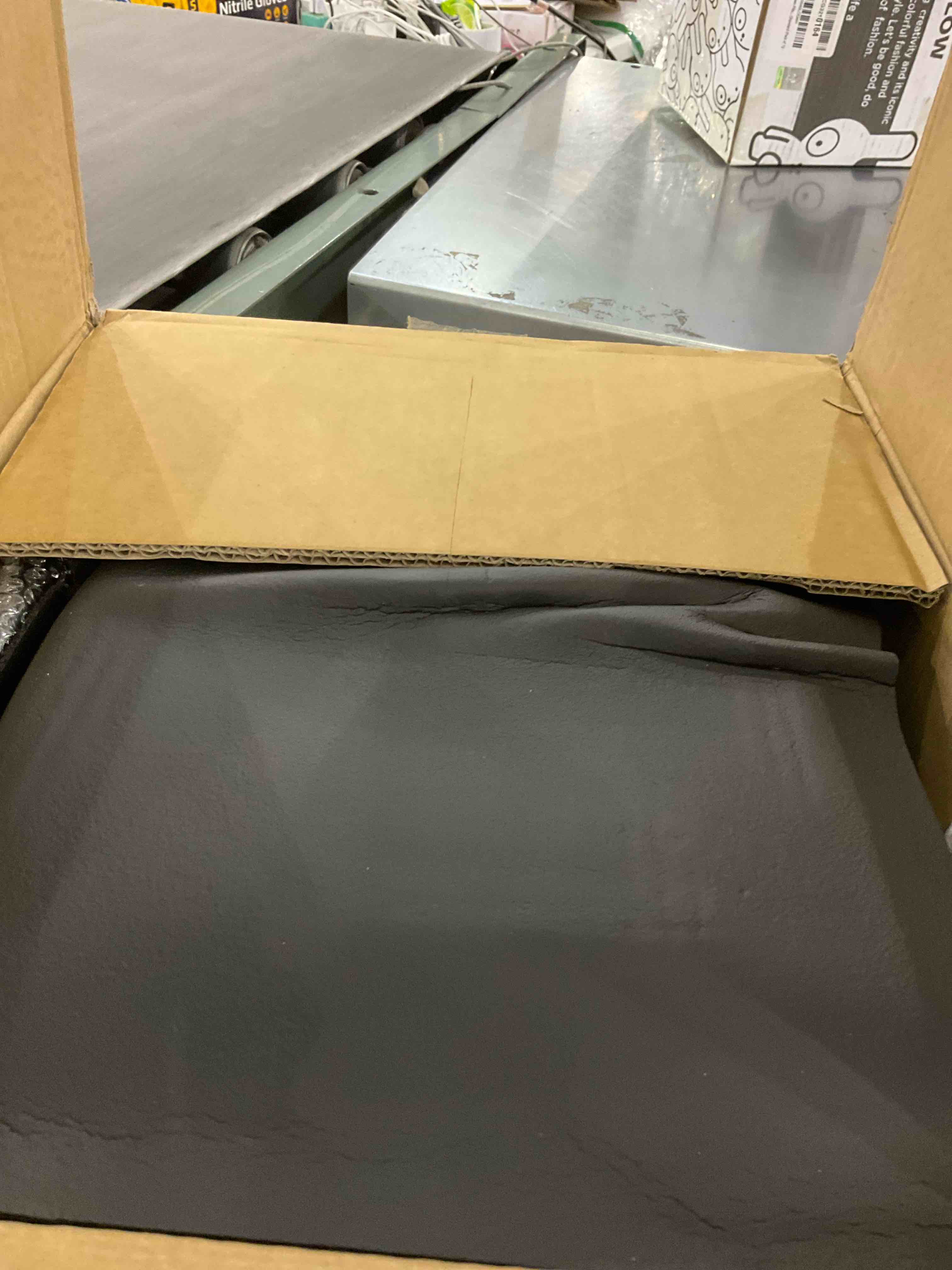 https://s3.amazonaws.com/lotting-images-prod/BargainHunt/EXS01511643_1717069437023.jpeg
