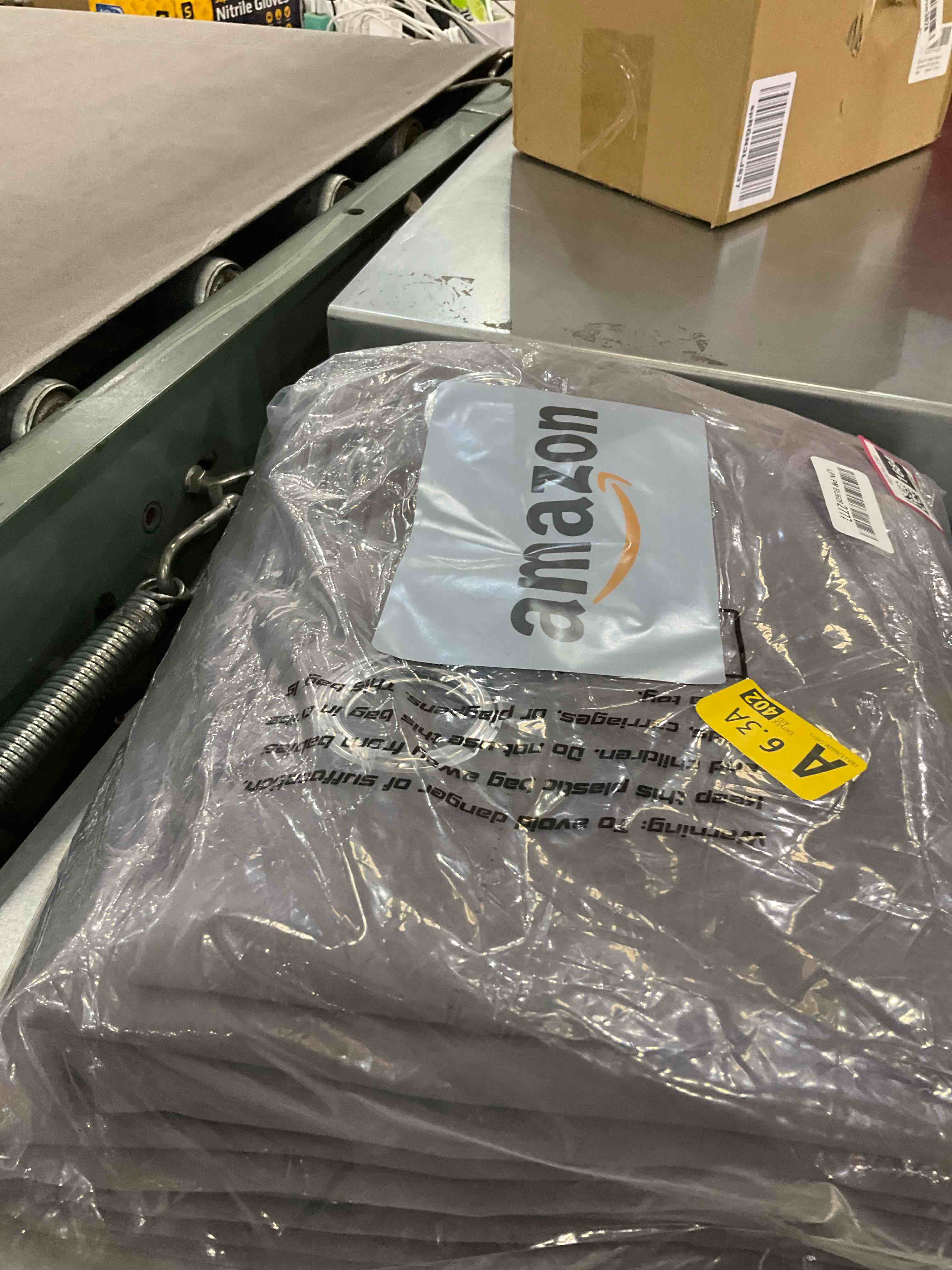 https://s3.amazonaws.com/lotting-images-prod/BargainHunt/EXS01511684_1717073435381.jpeg