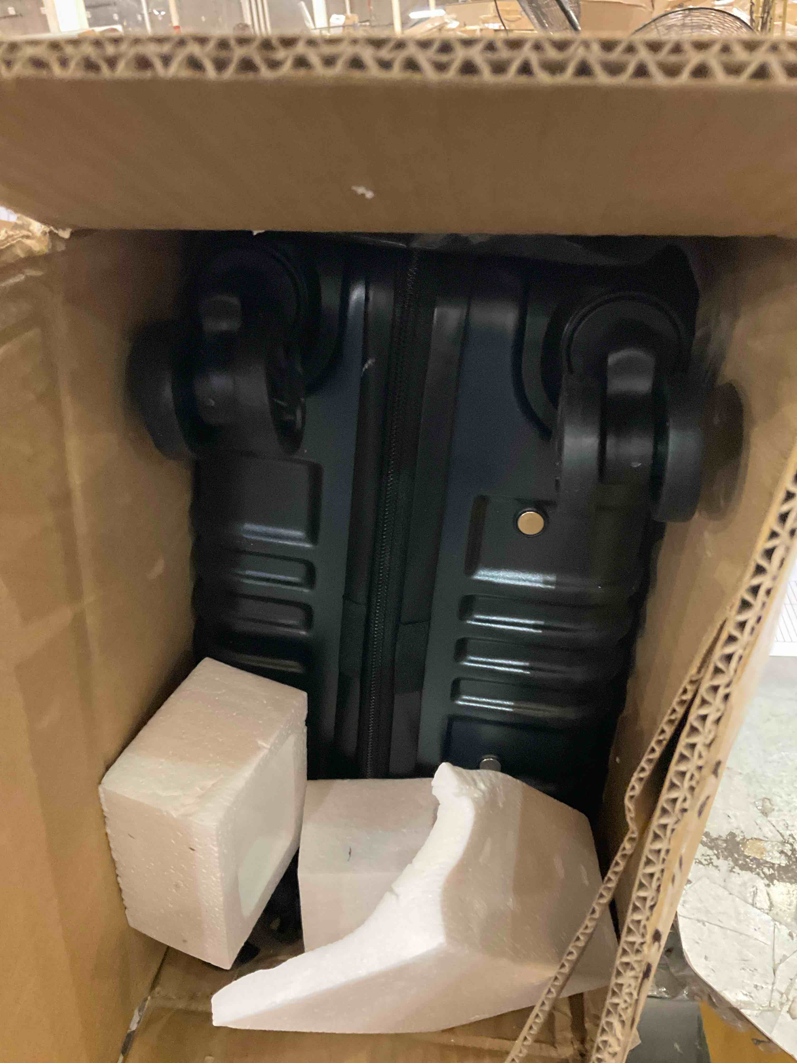 https://s3.amazonaws.com/lotting-images-prod/BargainHunt/EXS01512118_1718204918775.jpeg