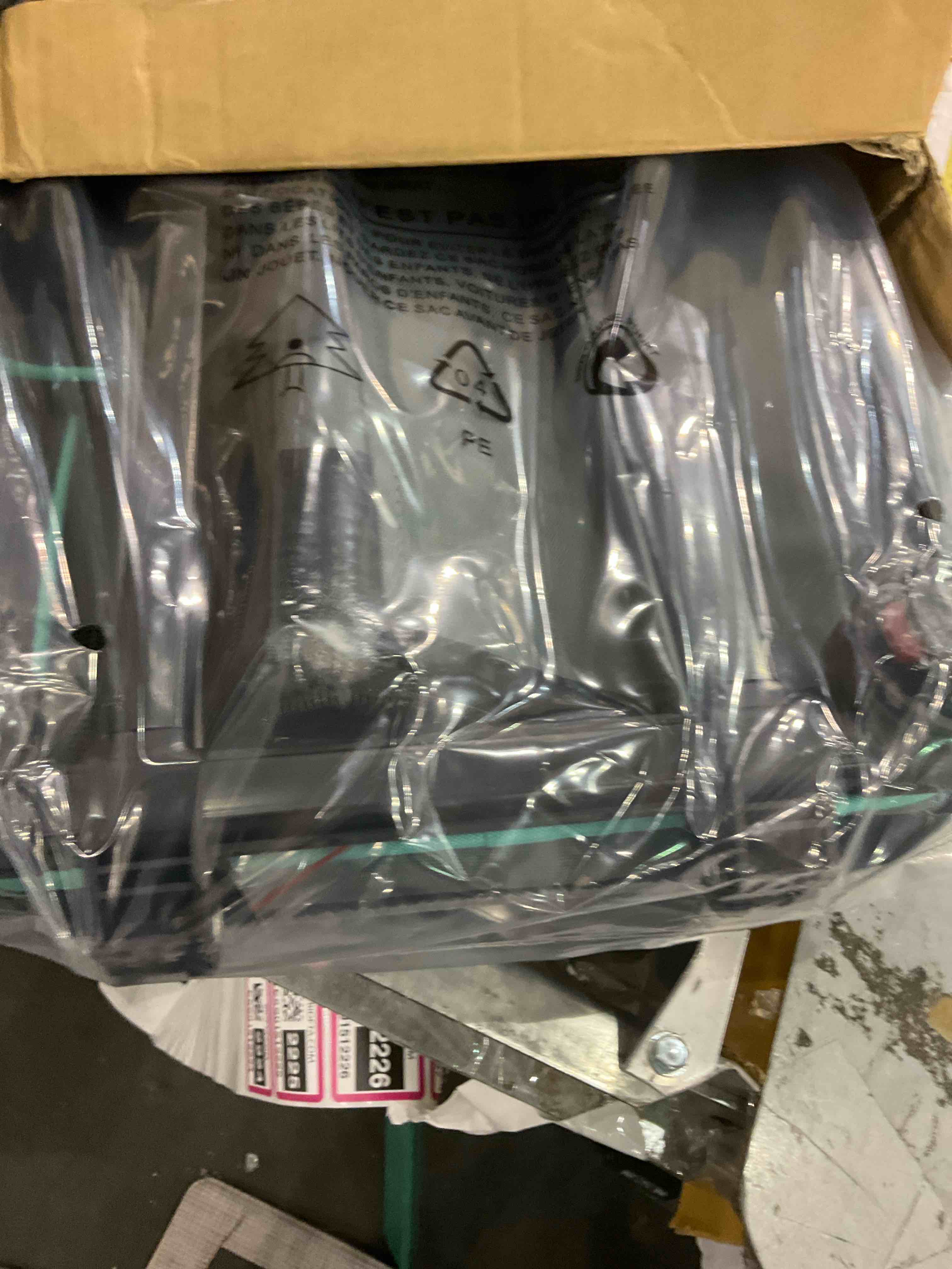 https://s3.amazonaws.com/lotting-images-prod/BargainHunt/EXS01512224_1718278034155.jpeg