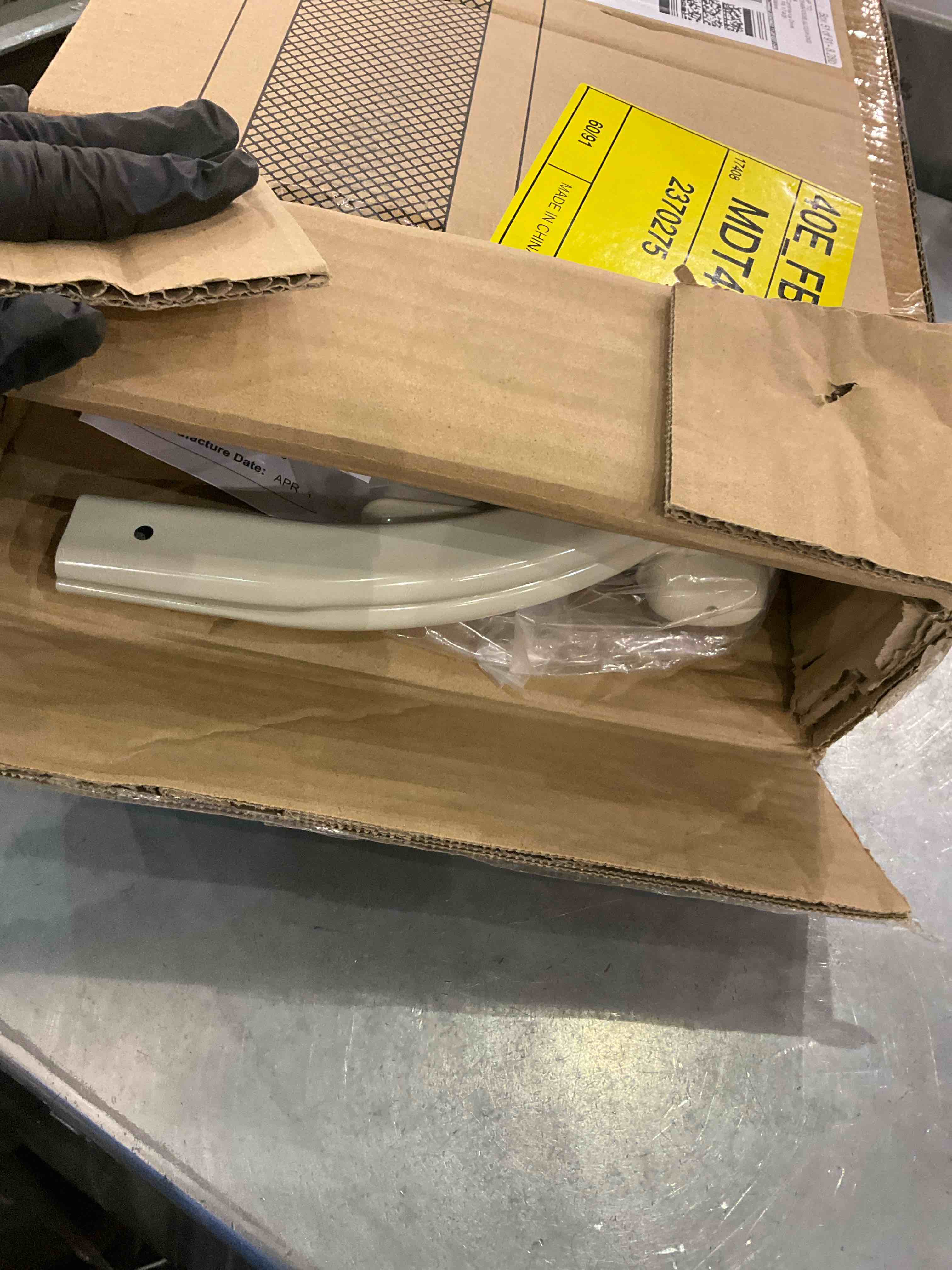 https://s3.amazonaws.com/lotting-images-prod/BargainHunt/EXS01512780_1723202904875.jpeg