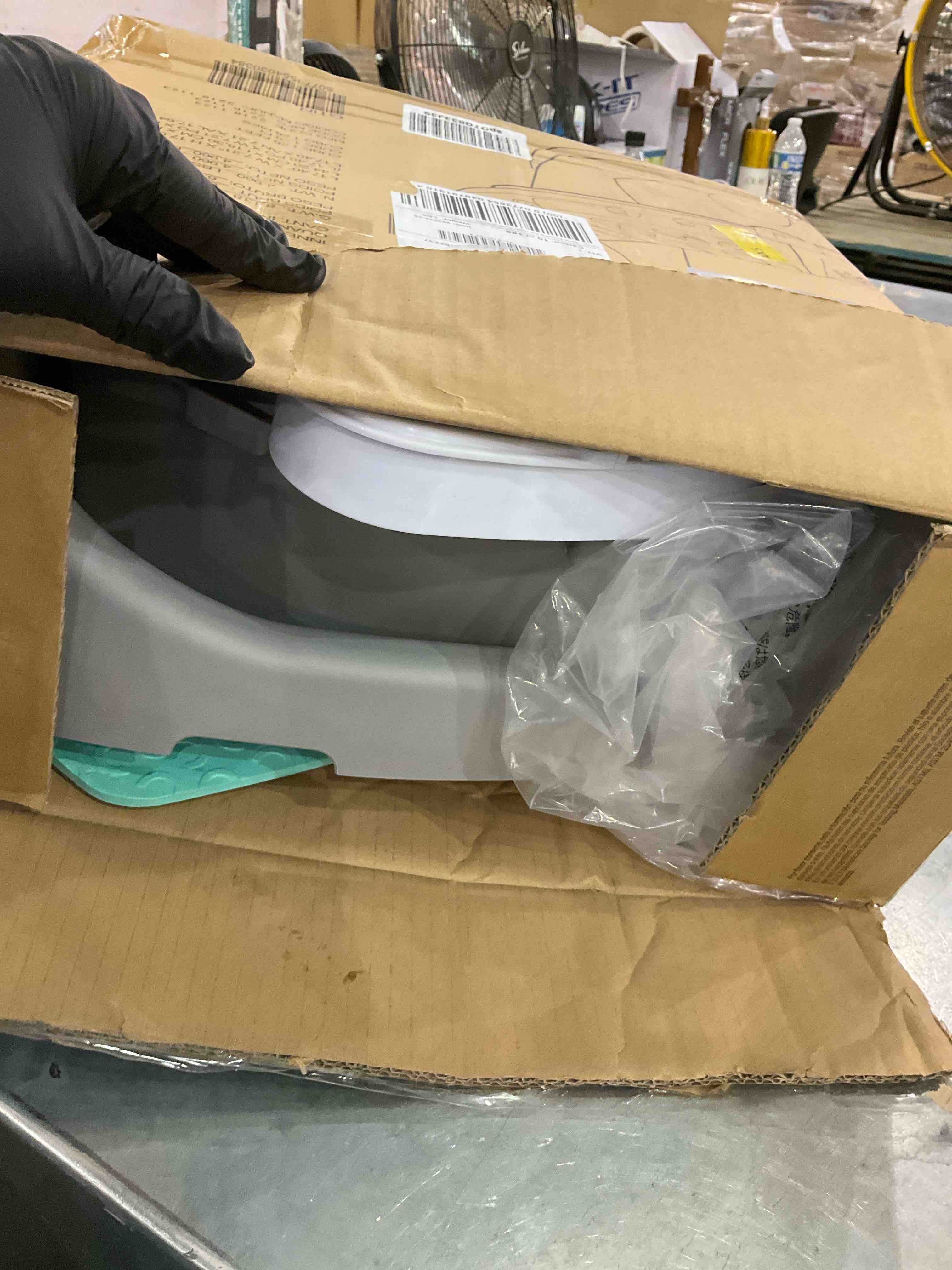 https://s3.amazonaws.com/lotting-images-prod/BargainHunt/EXS01512782_1723203126308.jpeg