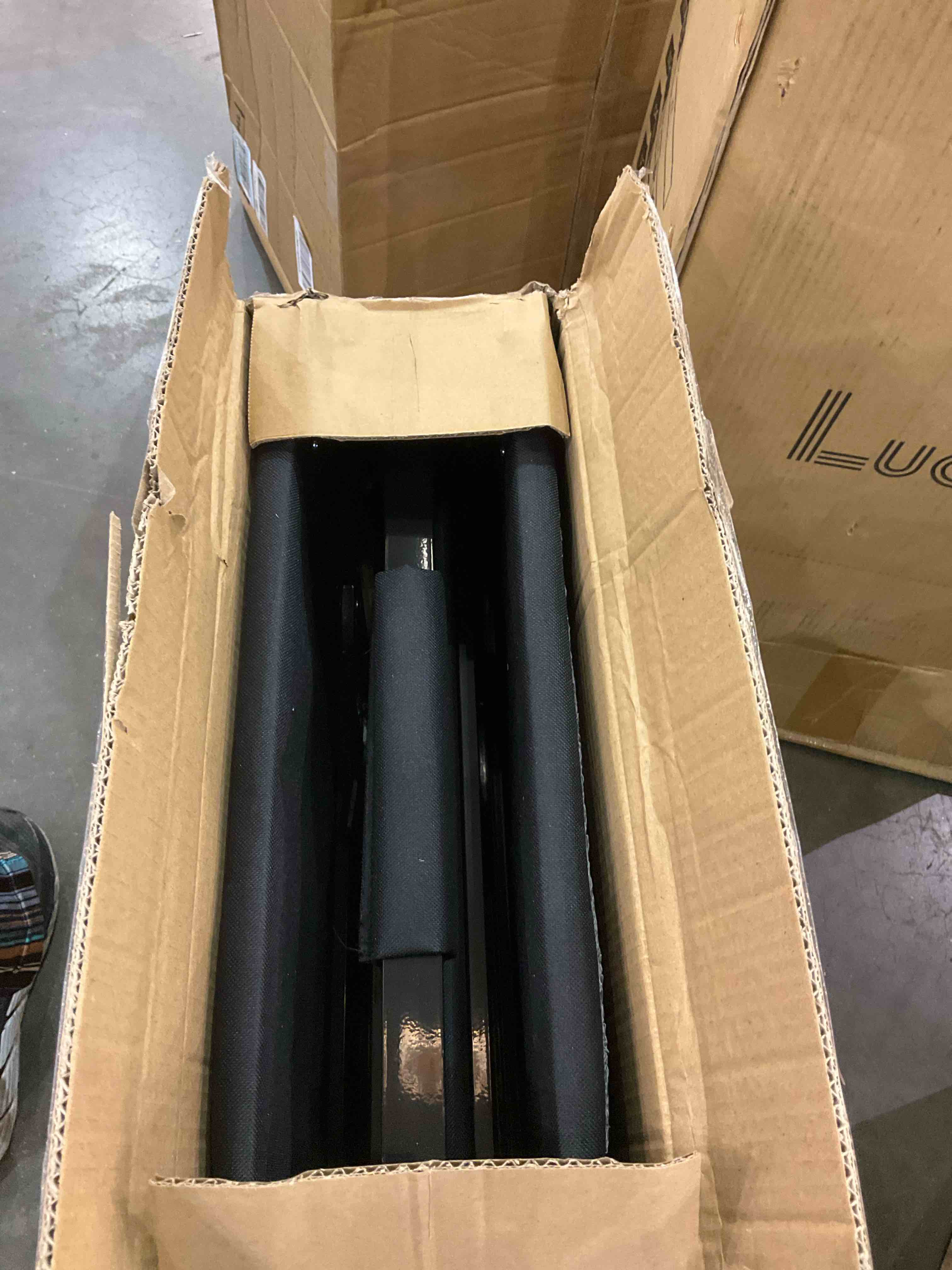 https://s3.amazonaws.com/lotting-images-prod/BargainHunt/EXS01512815_1723206000337.jpeg