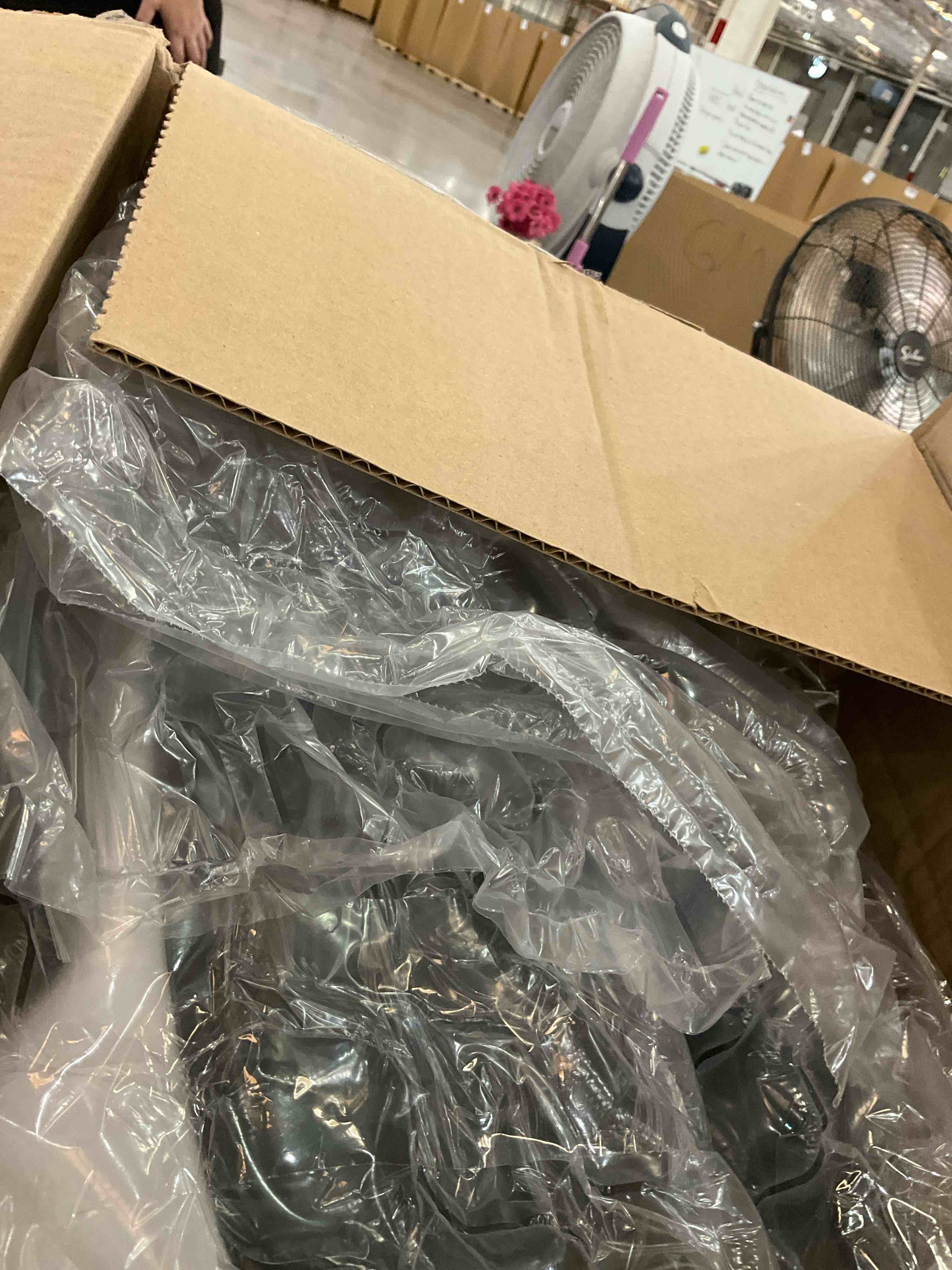 https://s3.amazonaws.com/lotting-images-prod/BargainHunt/EXS01512951_1723225338360.jpeg