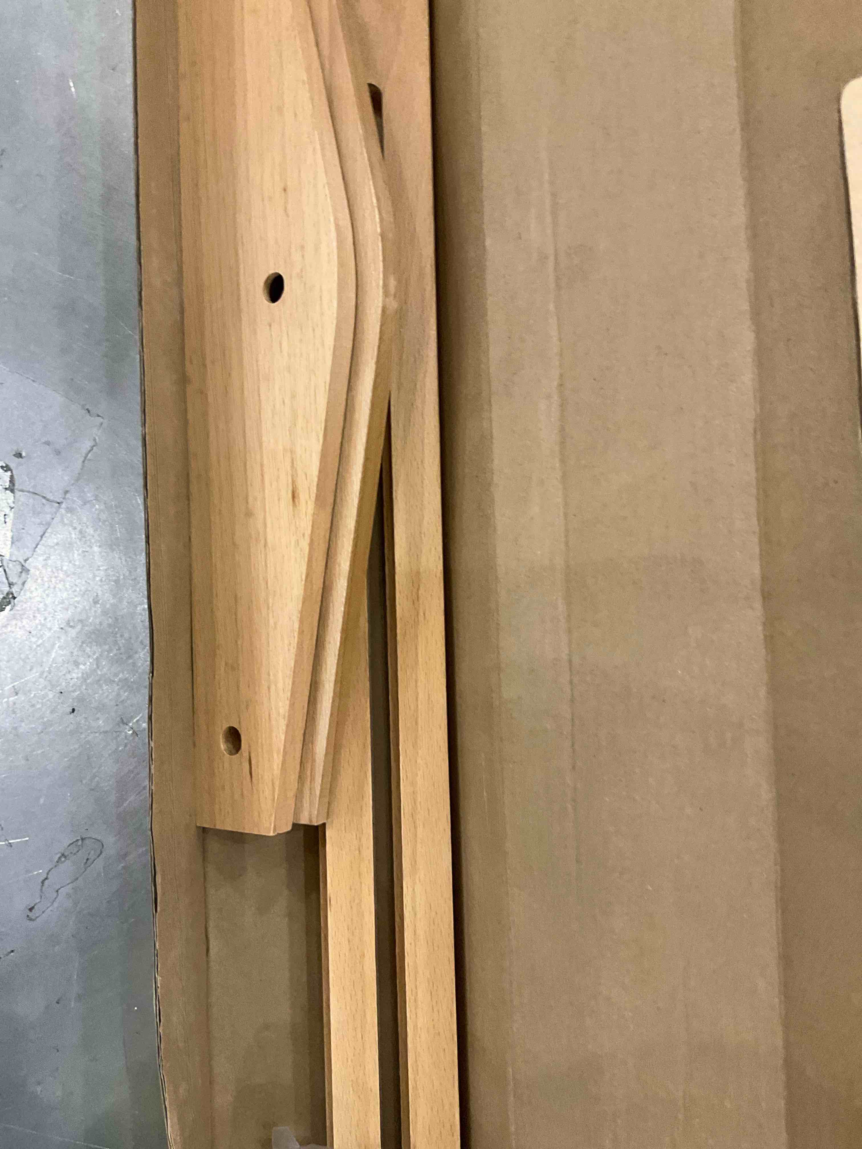 https://s3.amazonaws.com/lotting-images-prod/BargainHunt/EXS01513145_1717600947152.jpeg