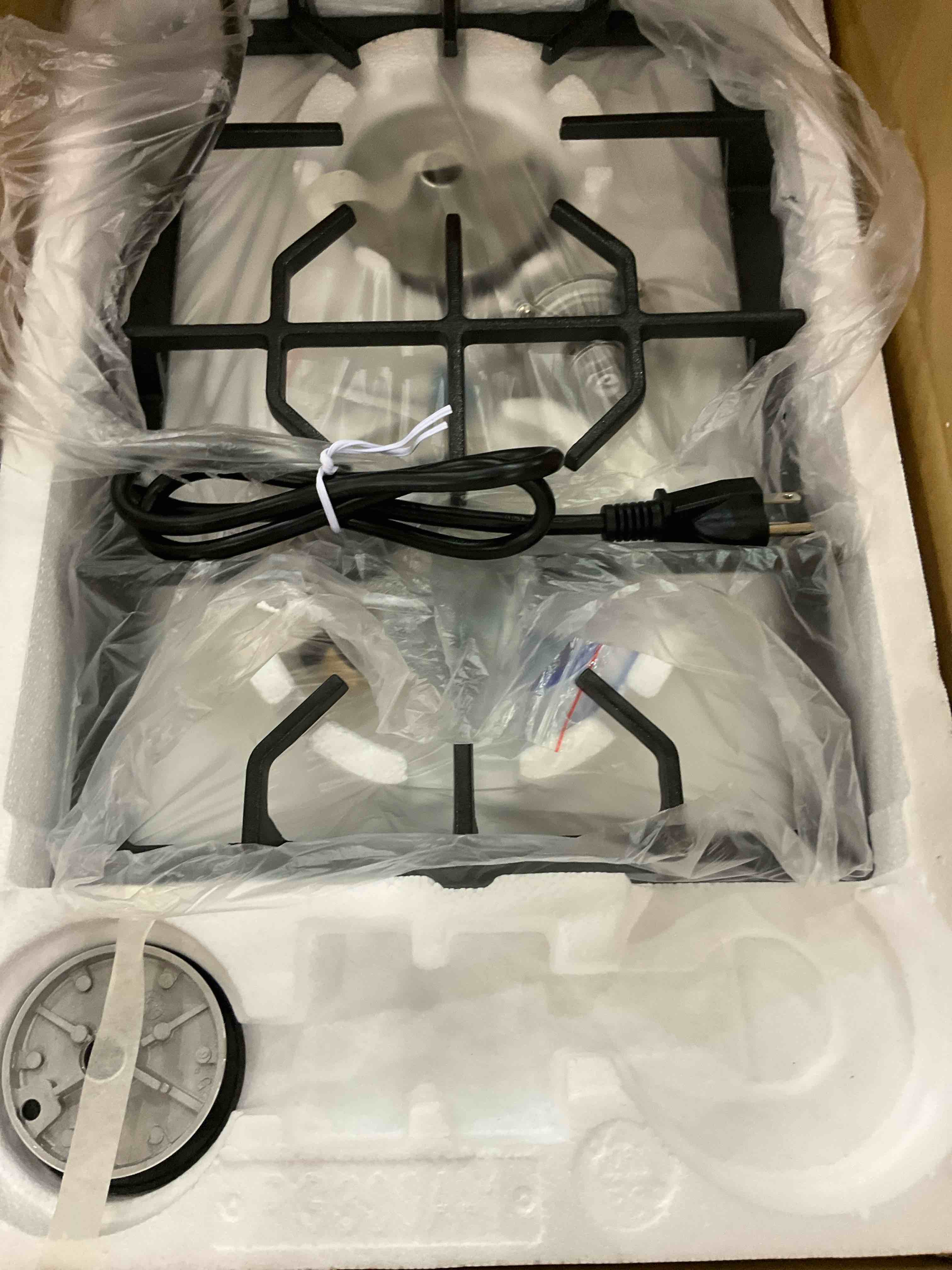 https://s3.amazonaws.com/lotting-images-prod/BargainHunt/EXS01513306_1717692677608.jpeg