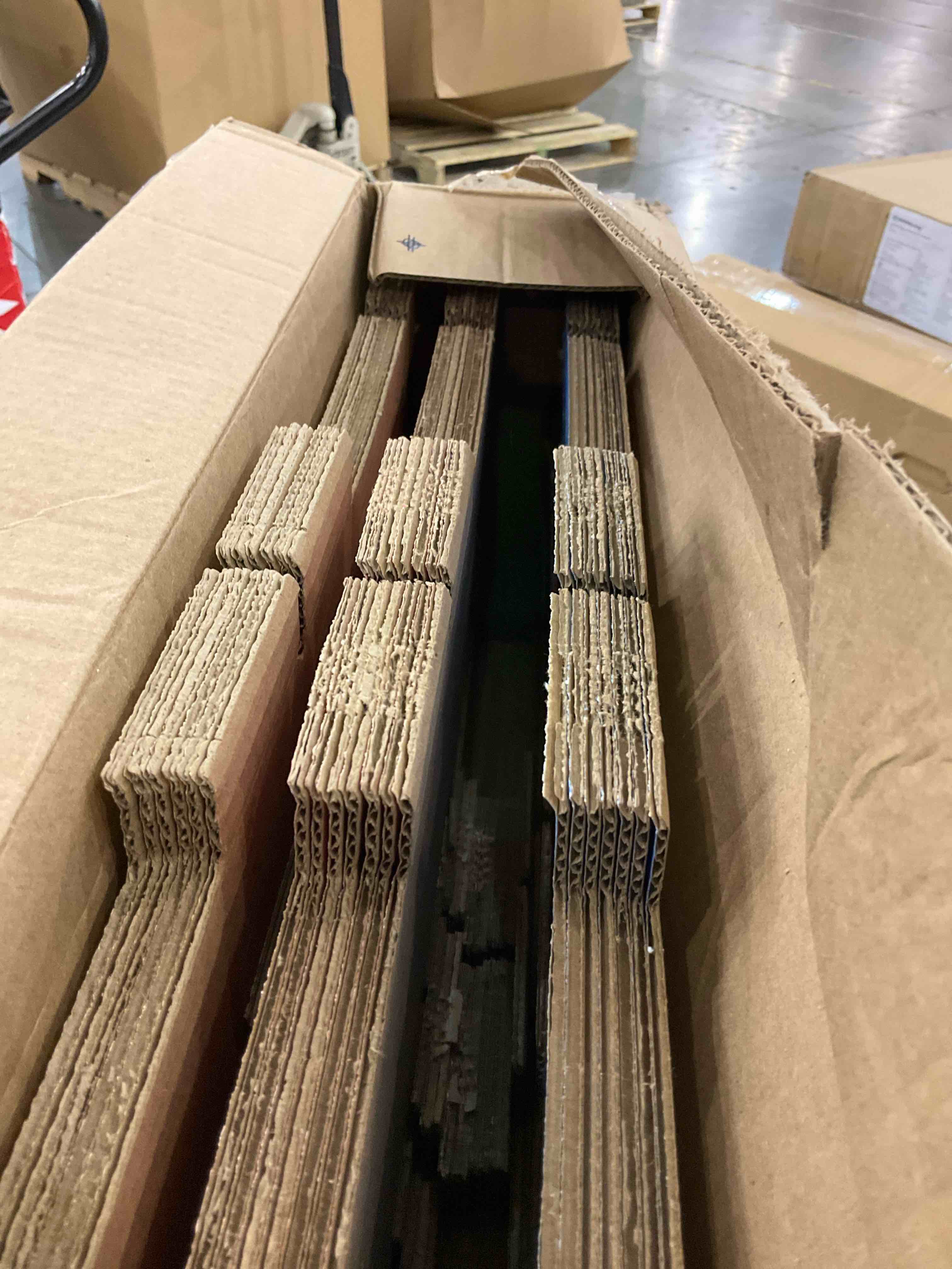 https://s3.amazonaws.com/lotting-images-prod/BargainHunt/EXS01513651_1721828388853.jpeg