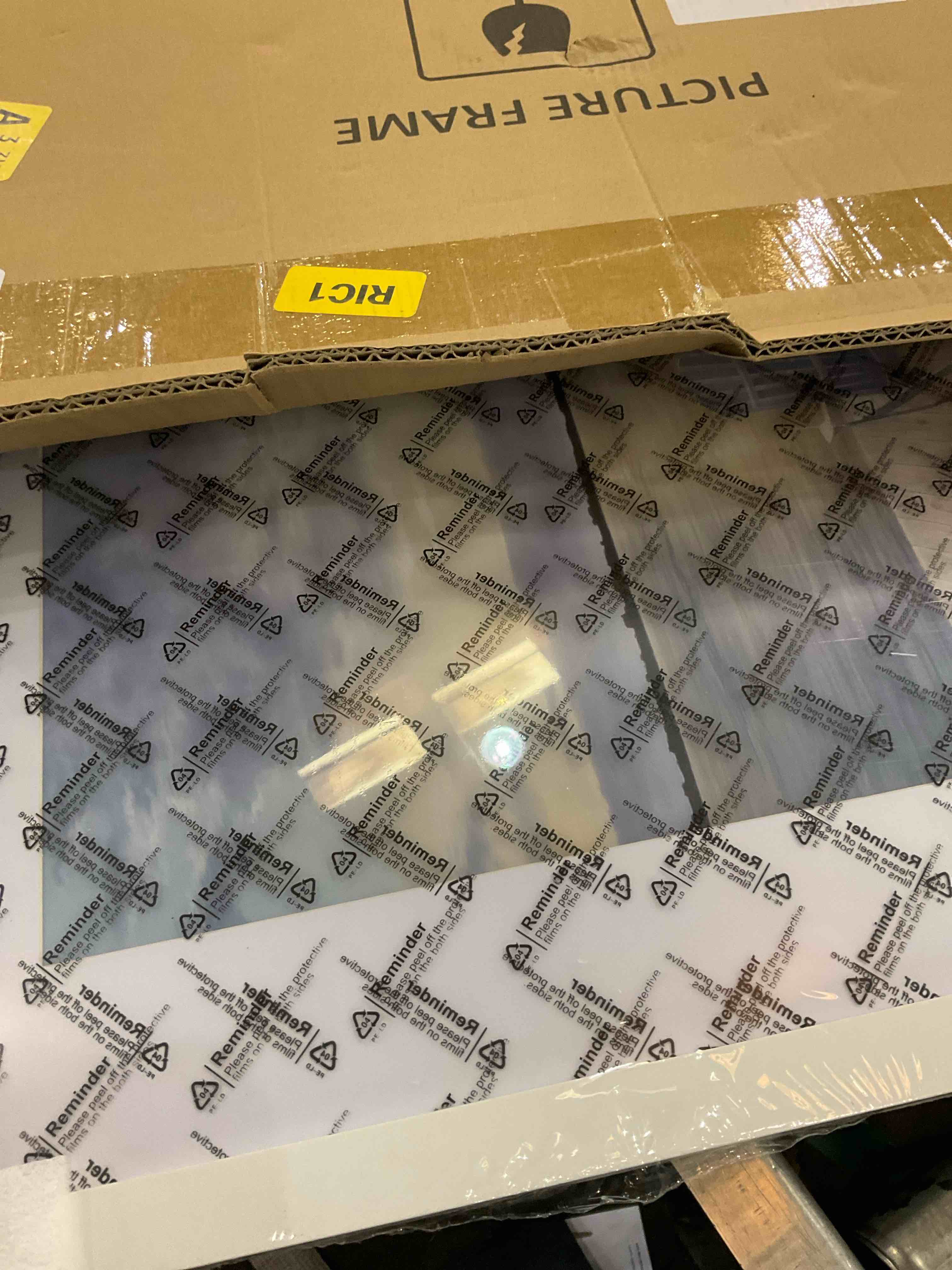 https://s3.amazonaws.com/lotting-images-prod/BargainHunt/EXS01513864_1721929779894.jpeg