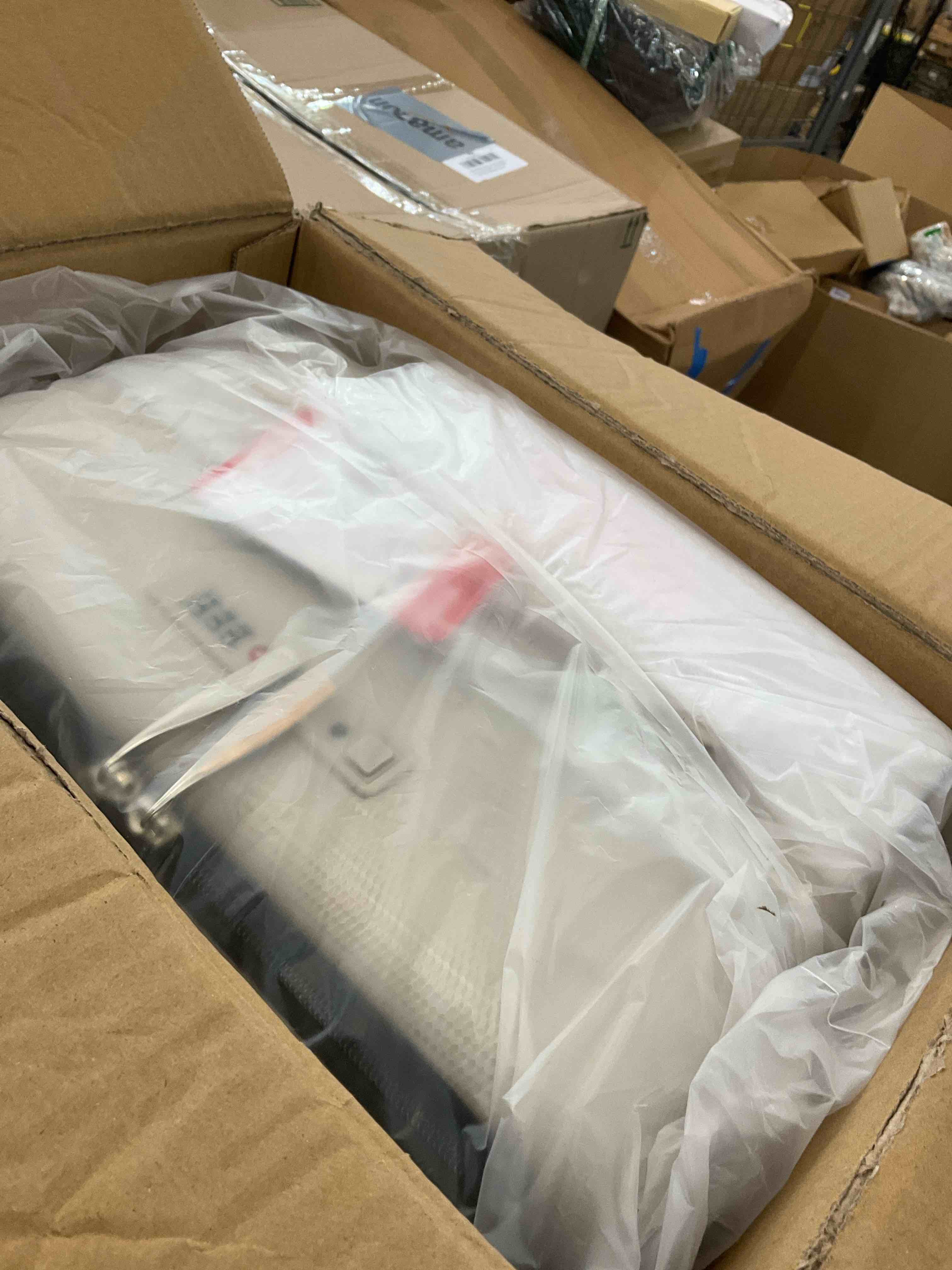 https://s3.amazonaws.com/lotting-images-prod/BargainHunt/EXS01514531_1718034083482.jpeg