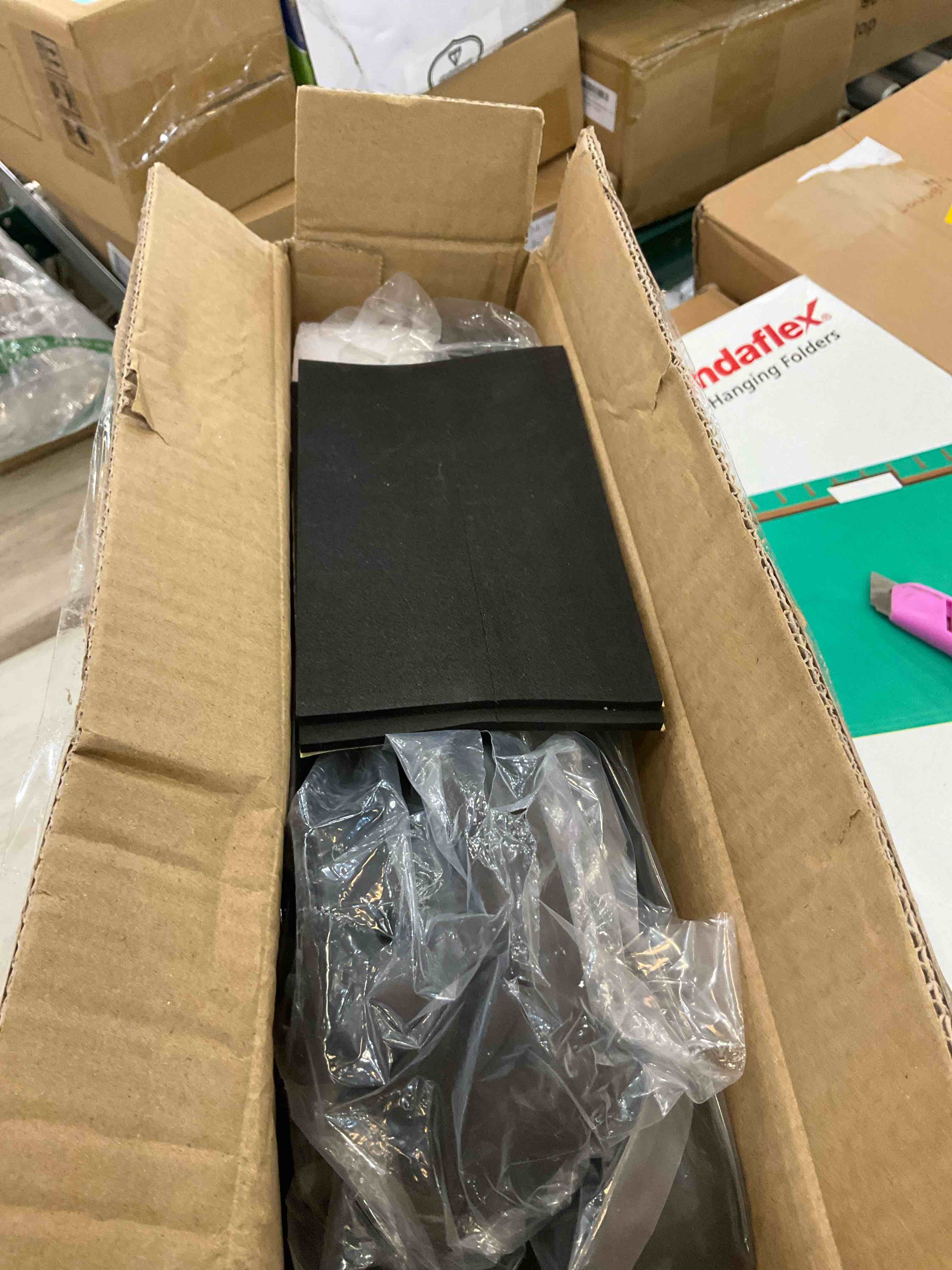 https://s3.amazonaws.com/lotting-images-prod/BargainHunt/EXS01514690_1718117992855.jpeg