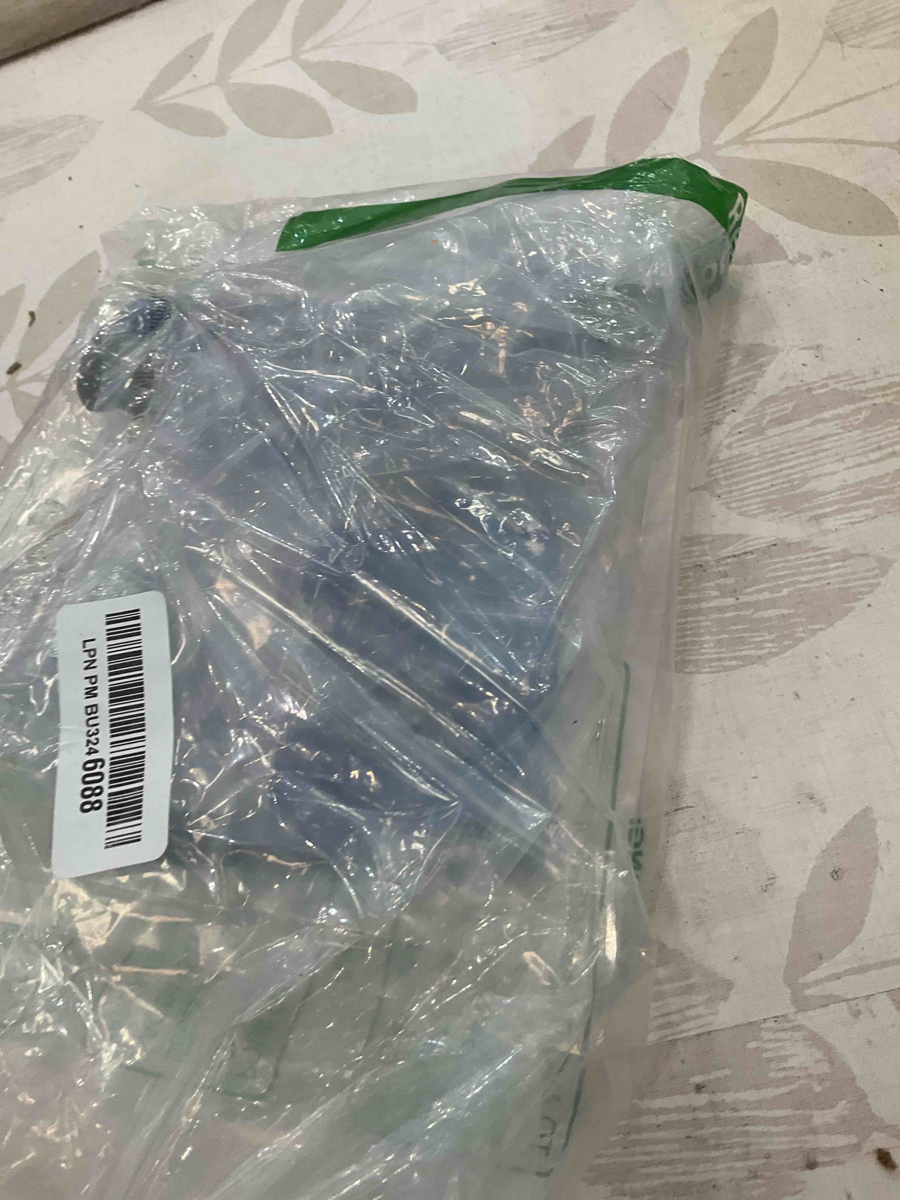 https://s3.amazonaws.com/lotting-images-prod/BargainHunt/EXS01514747_1718125199300.jpeg