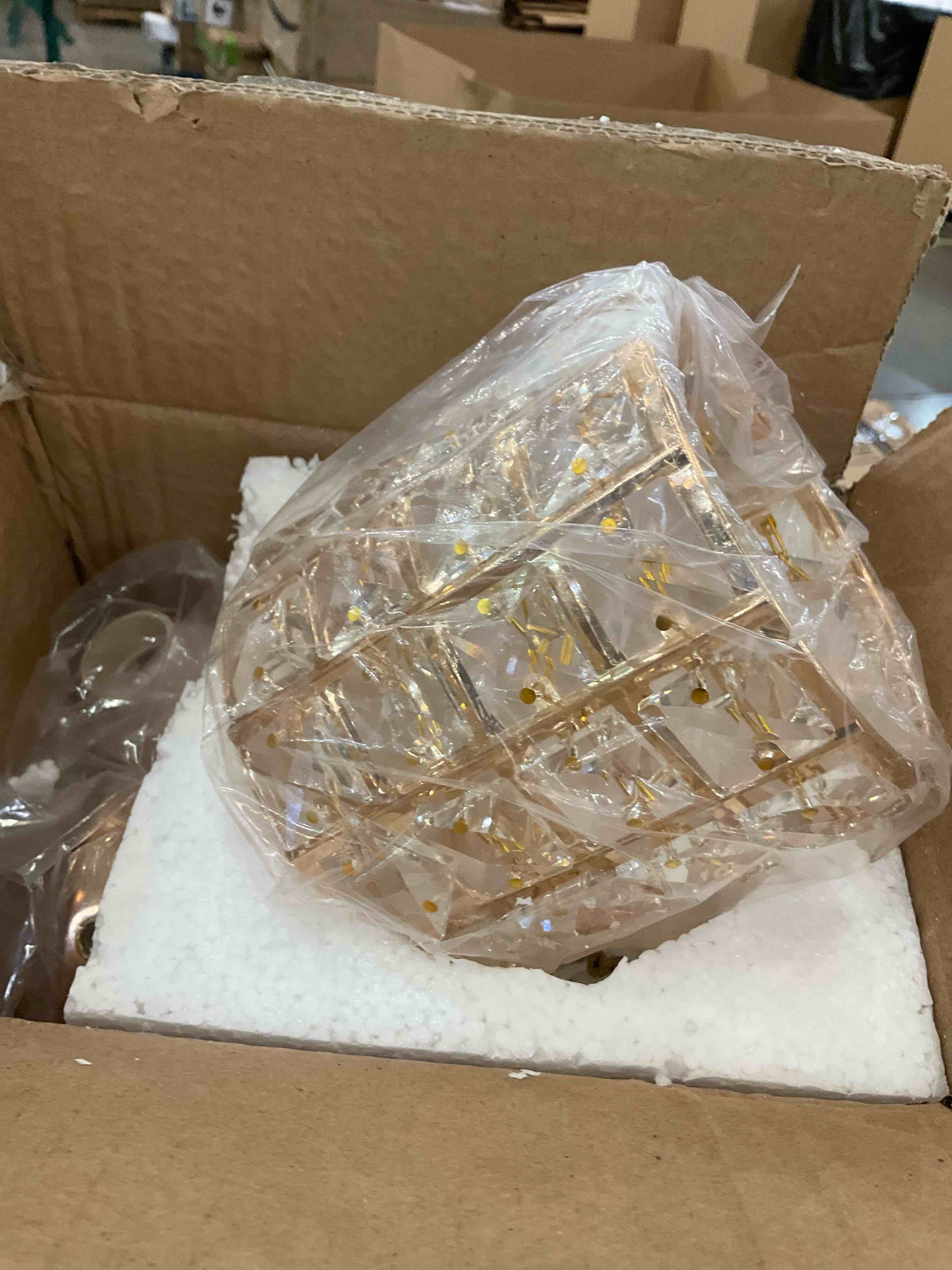 https://s3.amazonaws.com/lotting-images-prod/BargainHunt/EXS01514923_1718213537404.jpeg