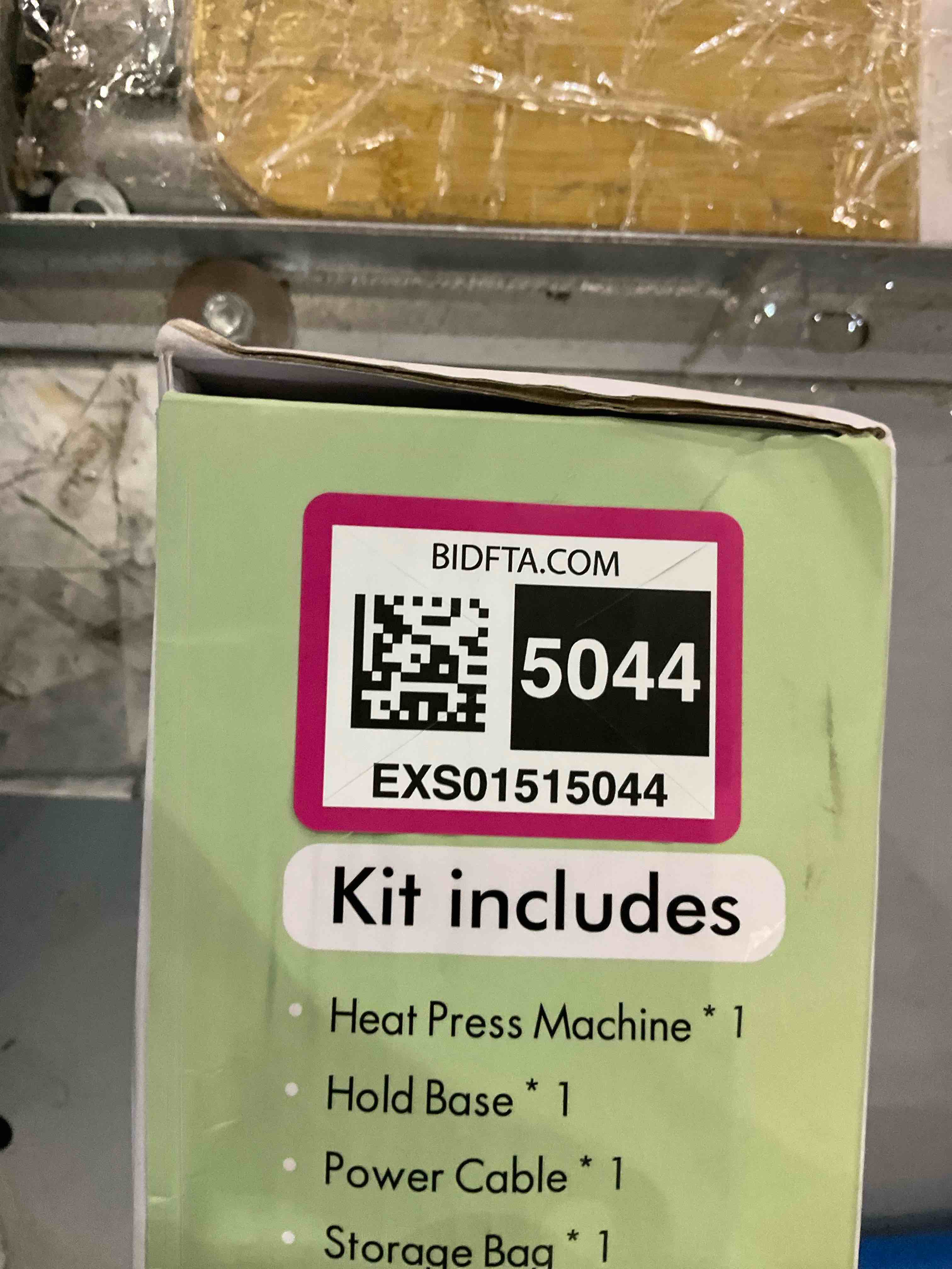 https://s3.amazonaws.com/lotting-images-prod/BargainHunt/EXS01515044_1716294251095.jpeg