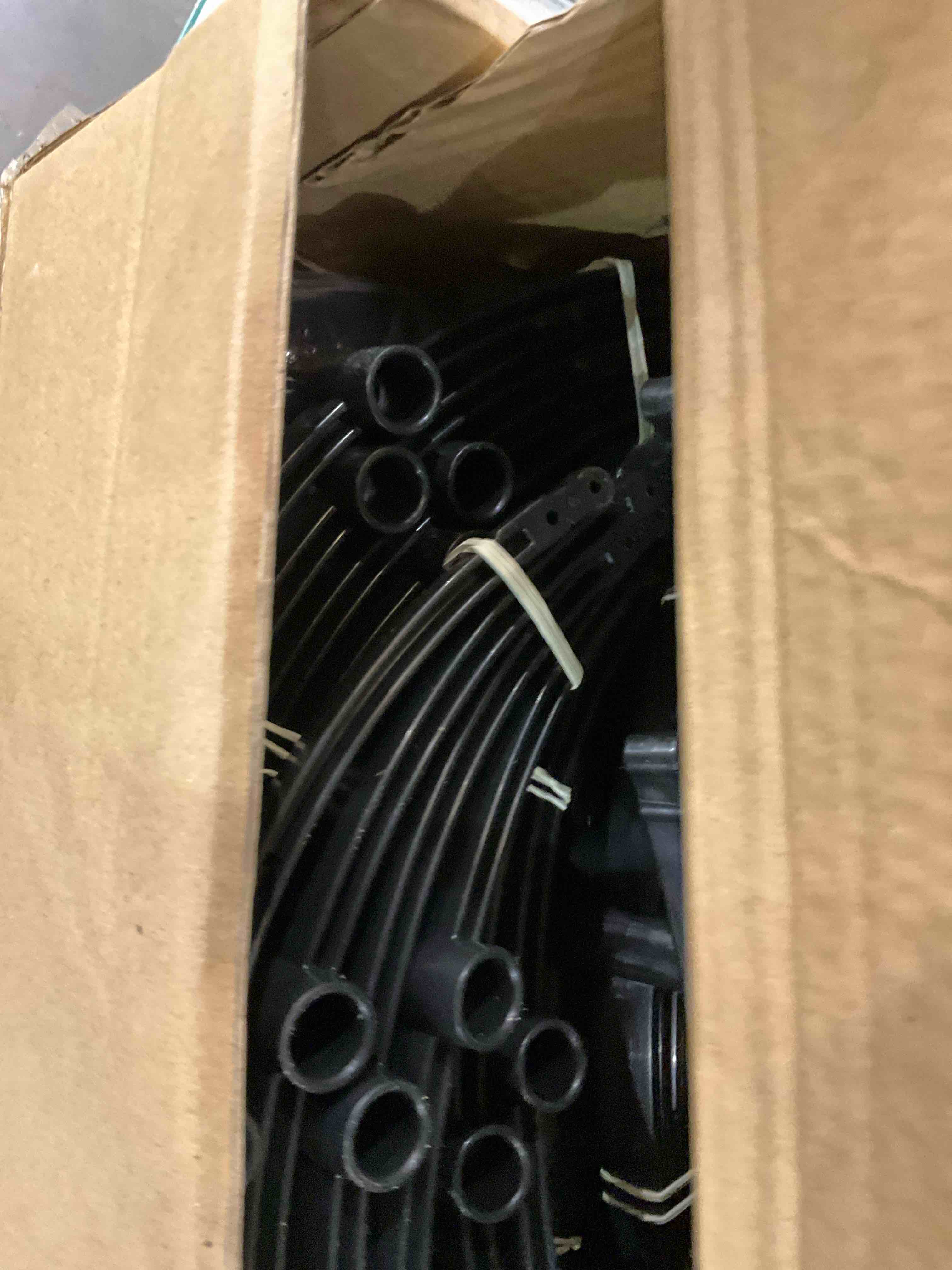 https://s3.amazonaws.com/lotting-images-prod/BargainHunt/EXS01515062_1716298311111.jpeg