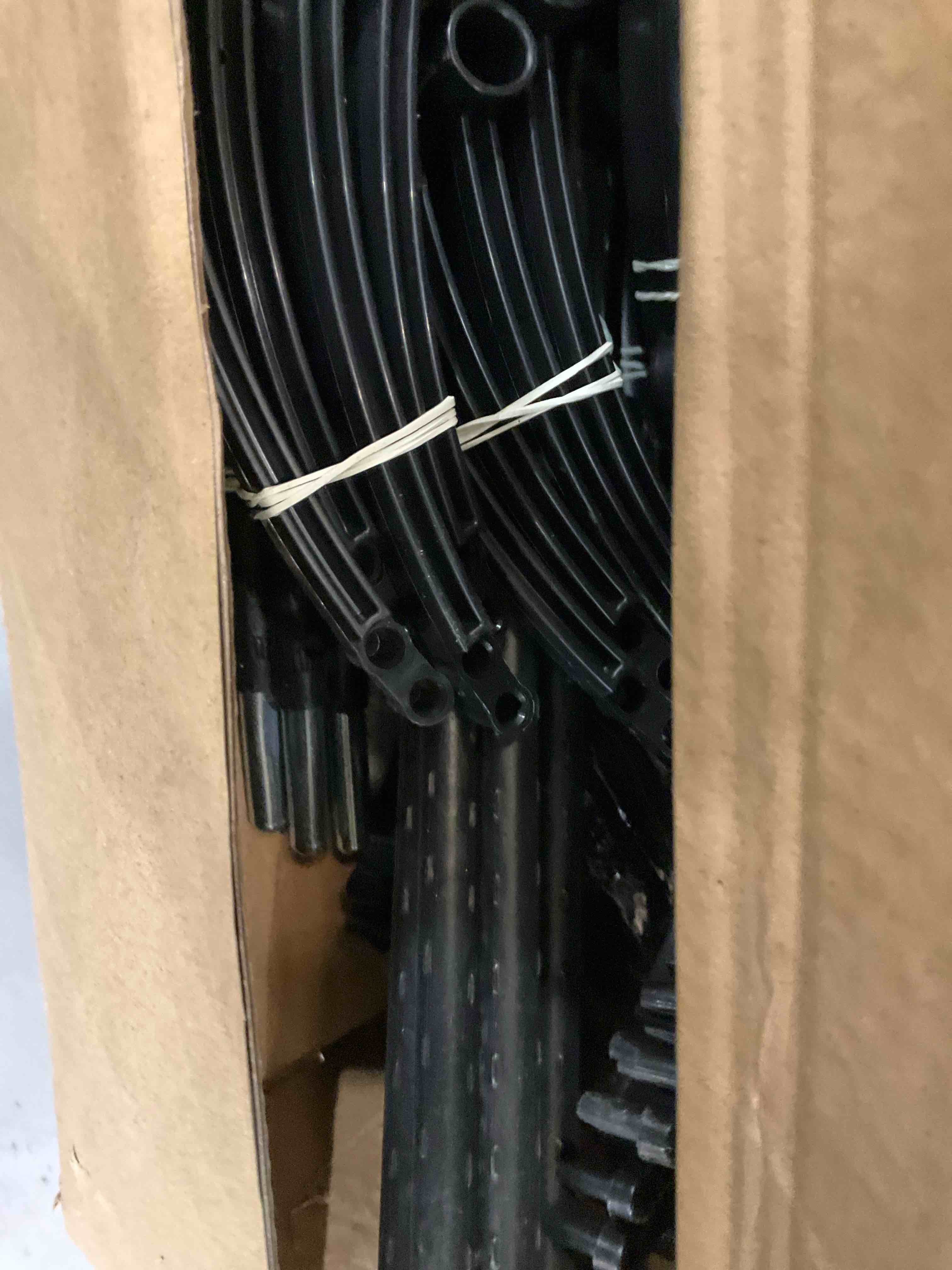 https://s3.amazonaws.com/lotting-images-prod/BargainHunt/EXS01515062_1716298312283.jpeg