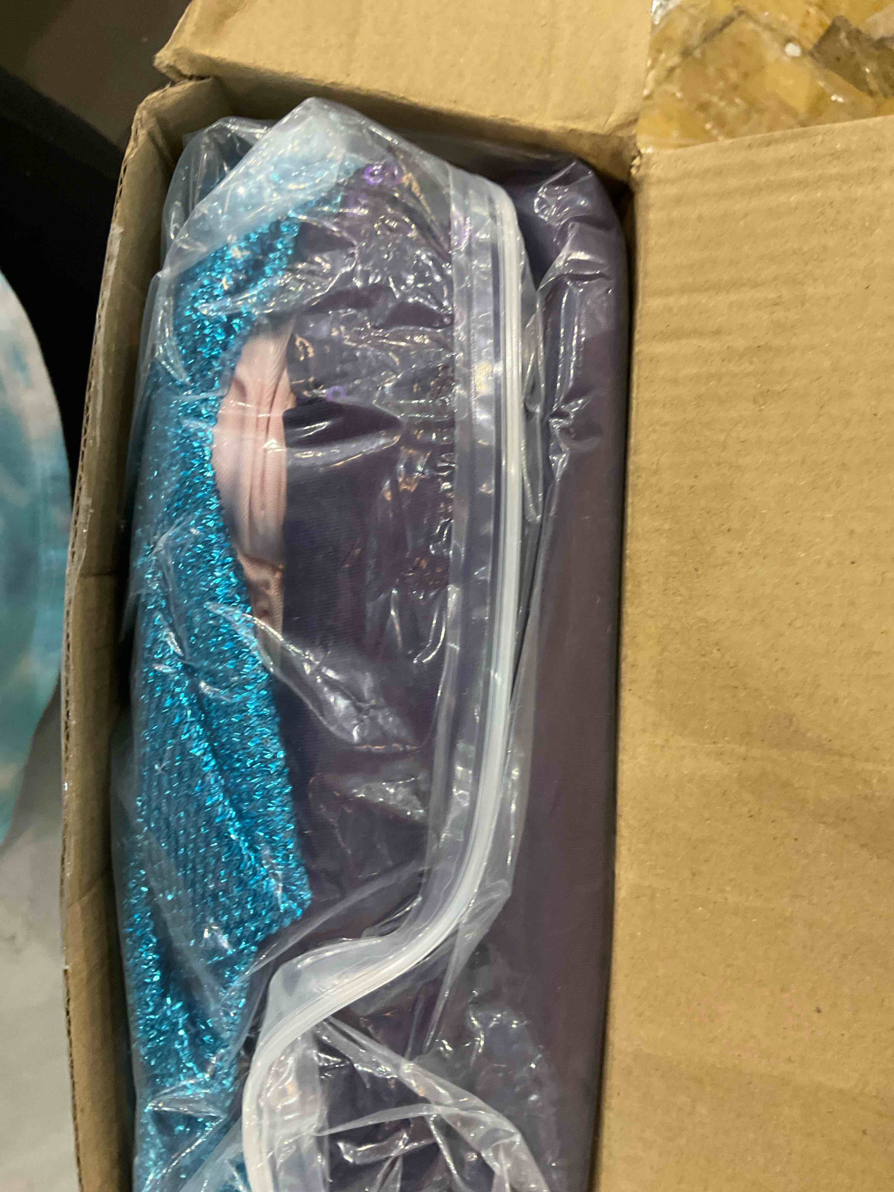 https://s3.amazonaws.com/lotting-images-prod/BargainHunt/EXS01515063_1716298458294.jpeg