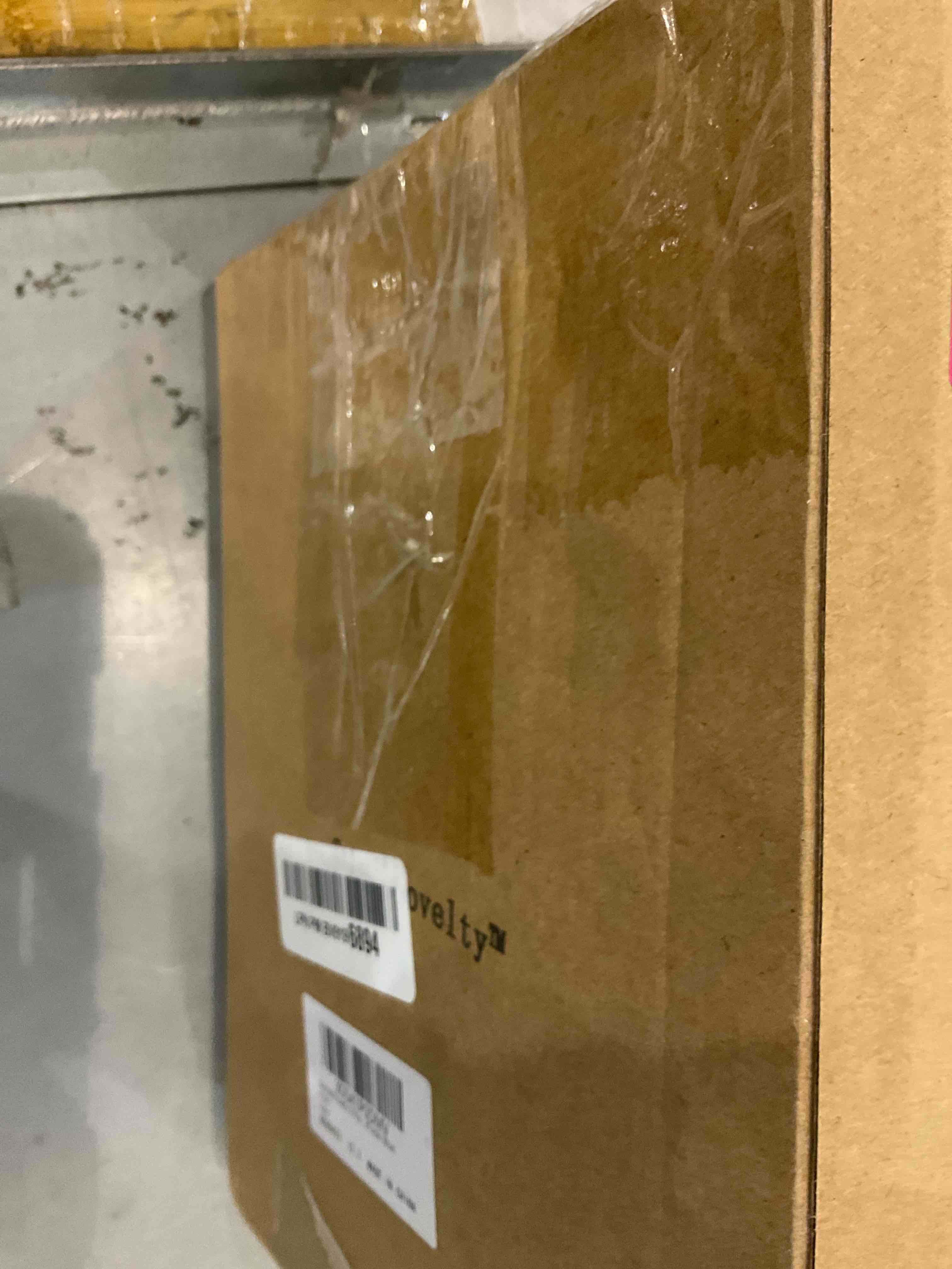 https://s3.amazonaws.com/lotting-images-prod/BargainHunt/EXS01515063_1716298484955.jpeg