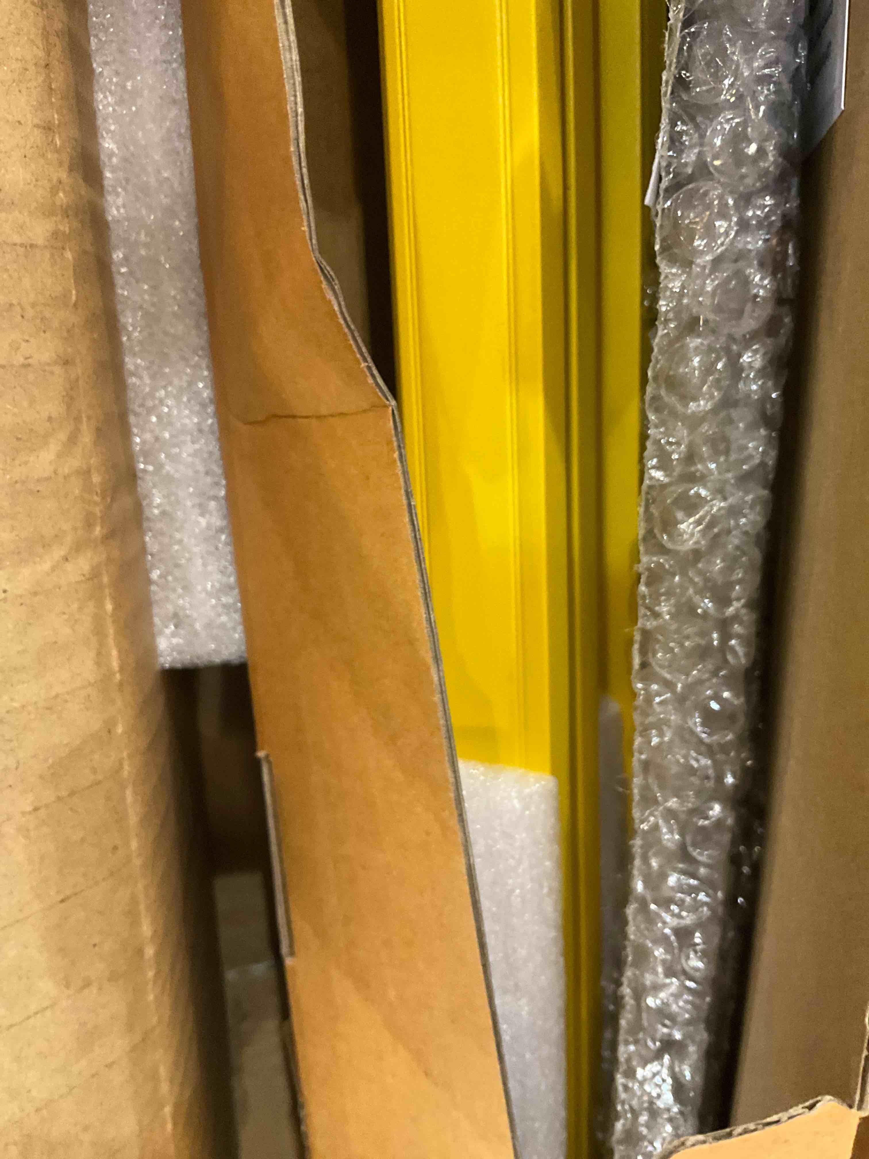 https://s3.amazonaws.com/lotting-images-prod/BargainHunt/EXS01515082_1716302397190.jpeg