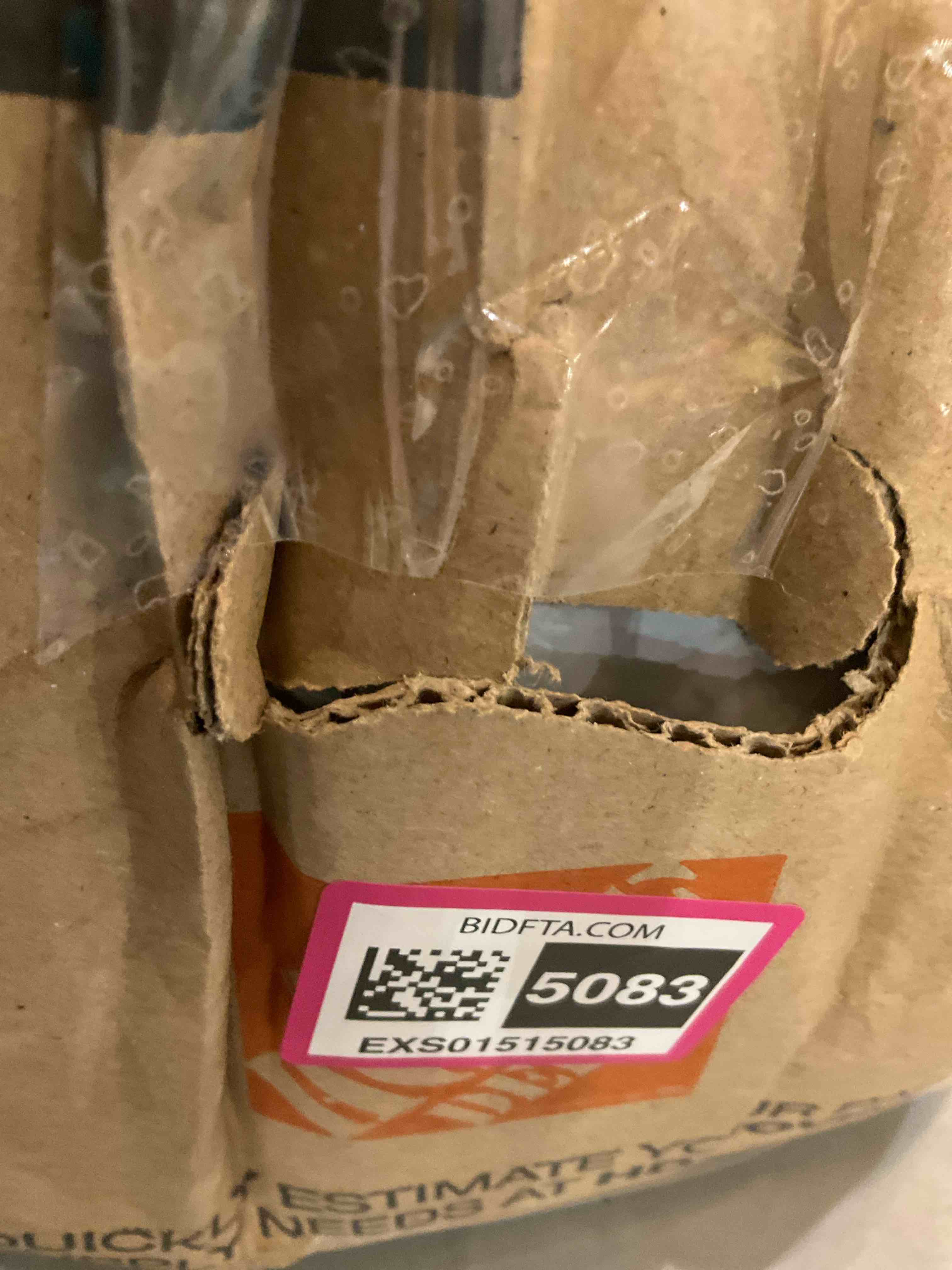 https://s3.amazonaws.com/lotting-images-prod/BargainHunt/EXS01515083_1716303016544.jpeg