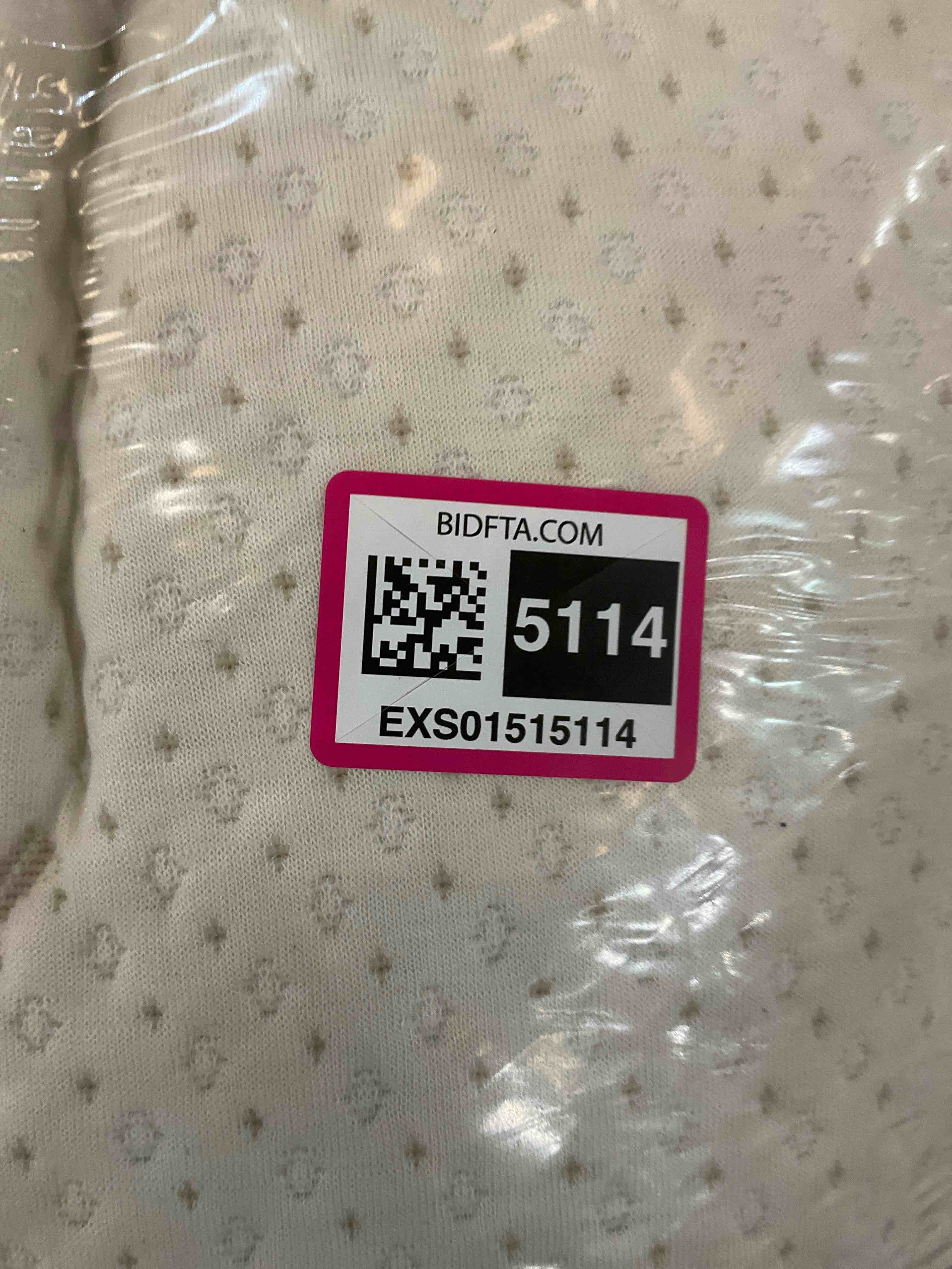 https://s3.amazonaws.com/lotting-images-prod/BargainHunt/EXS01515114_1716310526384.jpeg