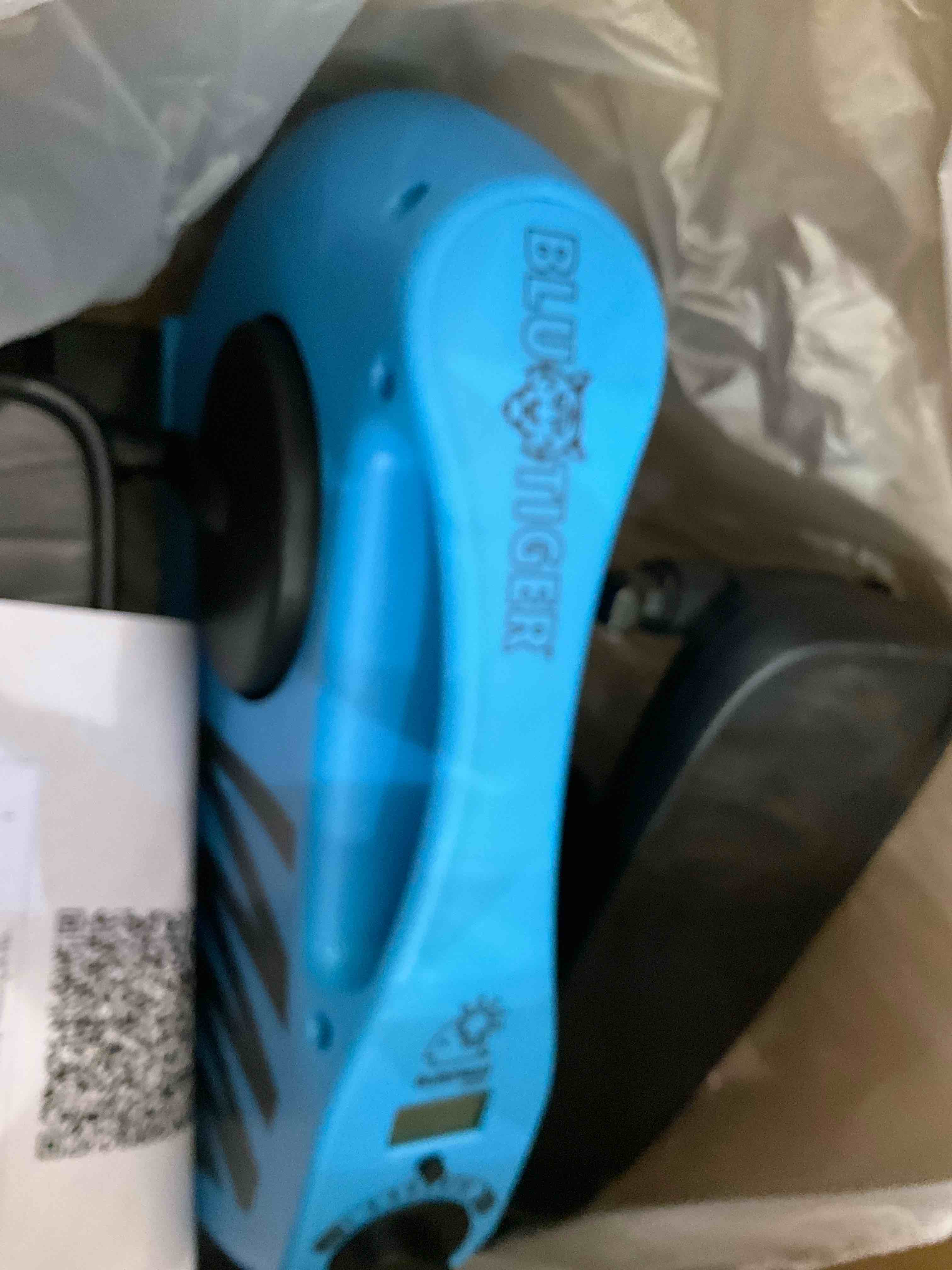 https://s3.amazonaws.com/lotting-images-prod/BargainHunt/EXS01515370_1716488560872.jpeg
