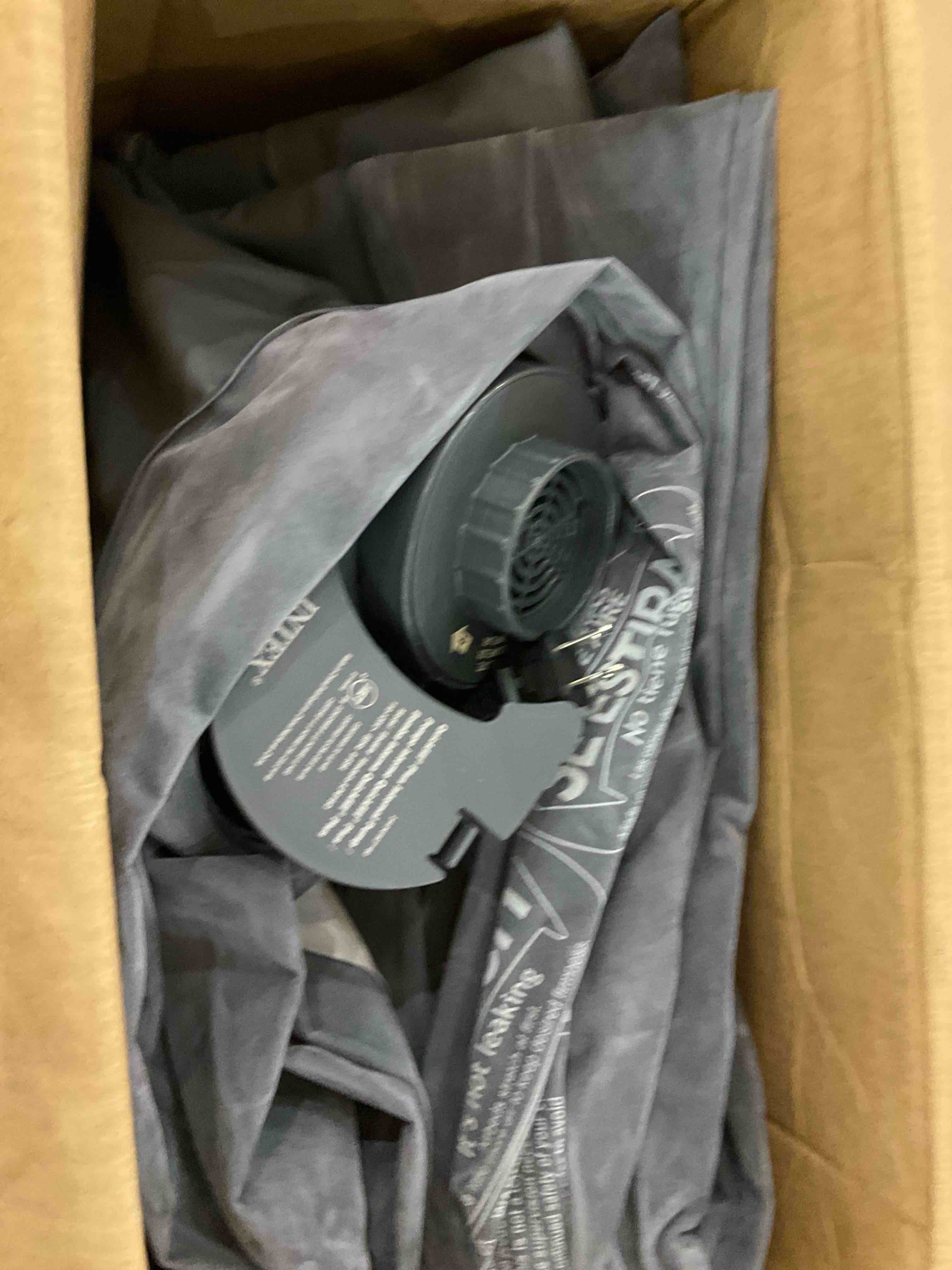 https://s3.amazonaws.com/lotting-images-prod/BargainHunt/EXS01515381_1716491080210.jpeg