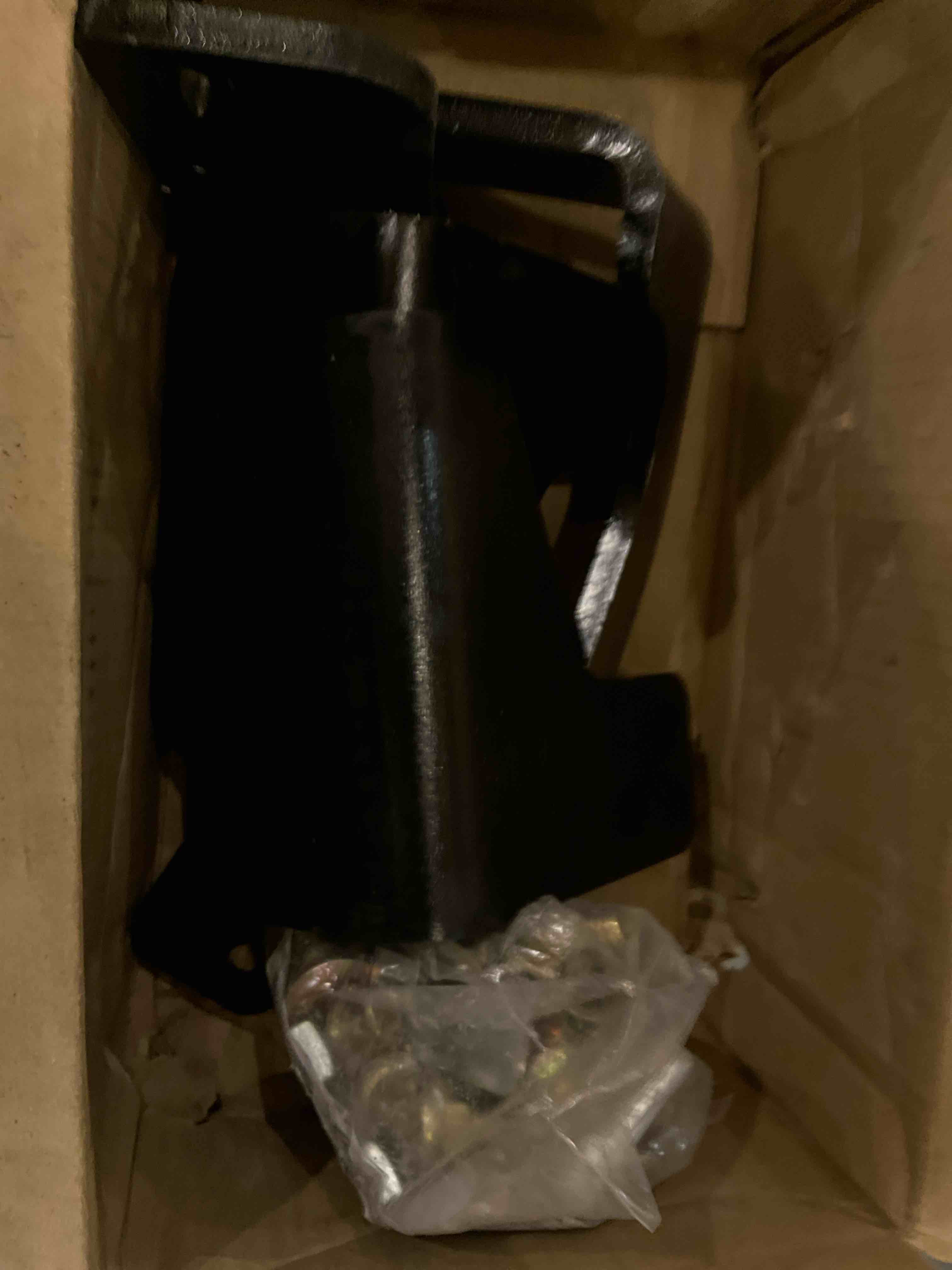 https://s3.amazonaws.com/lotting-images-prod/BargainHunt/EXS01515395_1716552163735.jpeg
