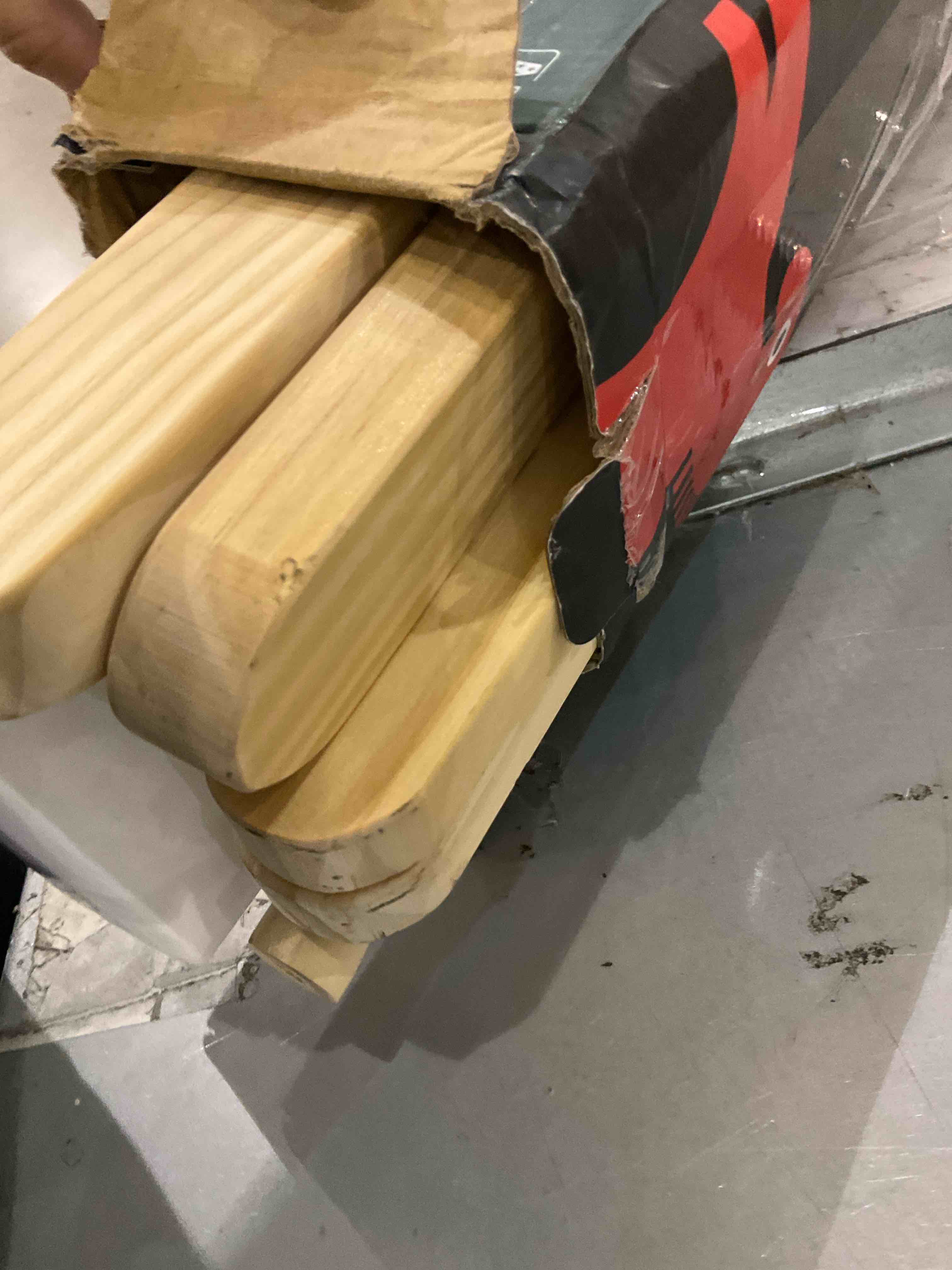 https://s3.amazonaws.com/lotting-images-prod/BargainHunt/EXS01515465_1716898732169.jpeg