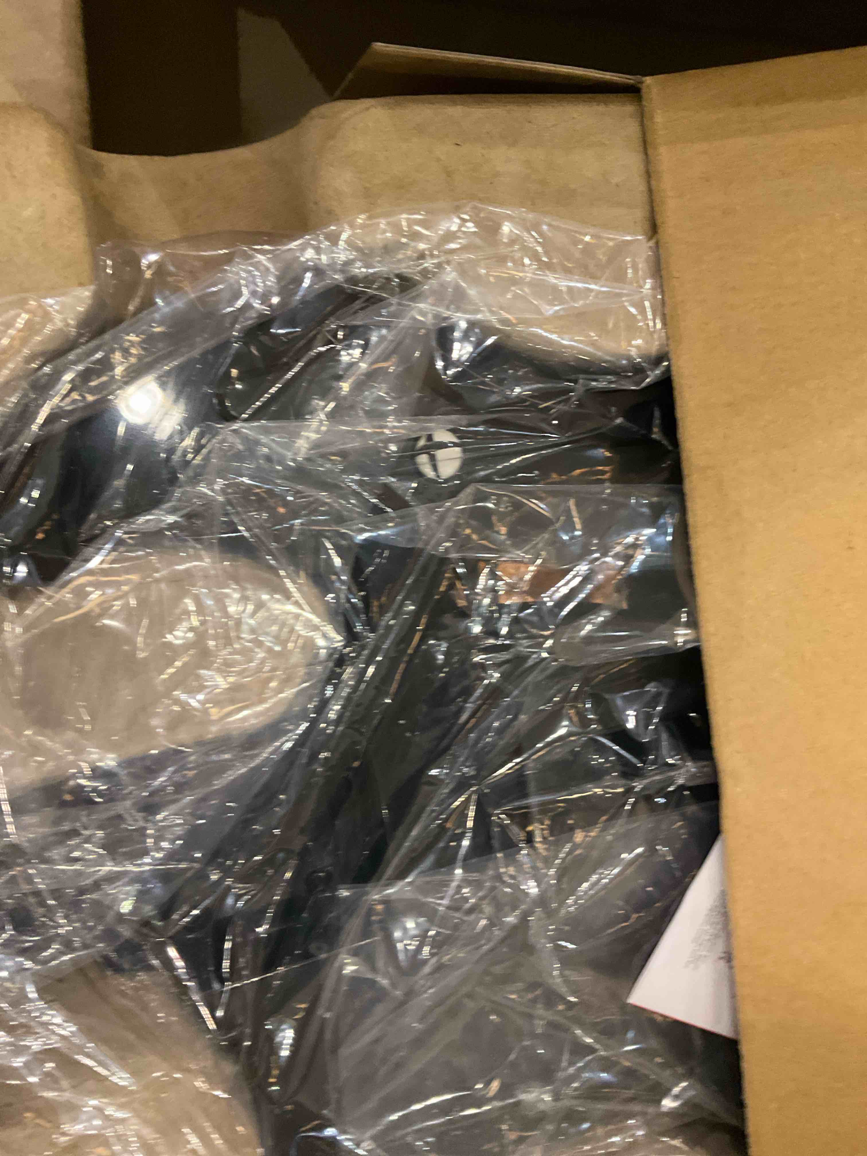 https://s3.amazonaws.com/lotting-images-prod/BargainHunt/EXS01515472_1716900734236.jpeg