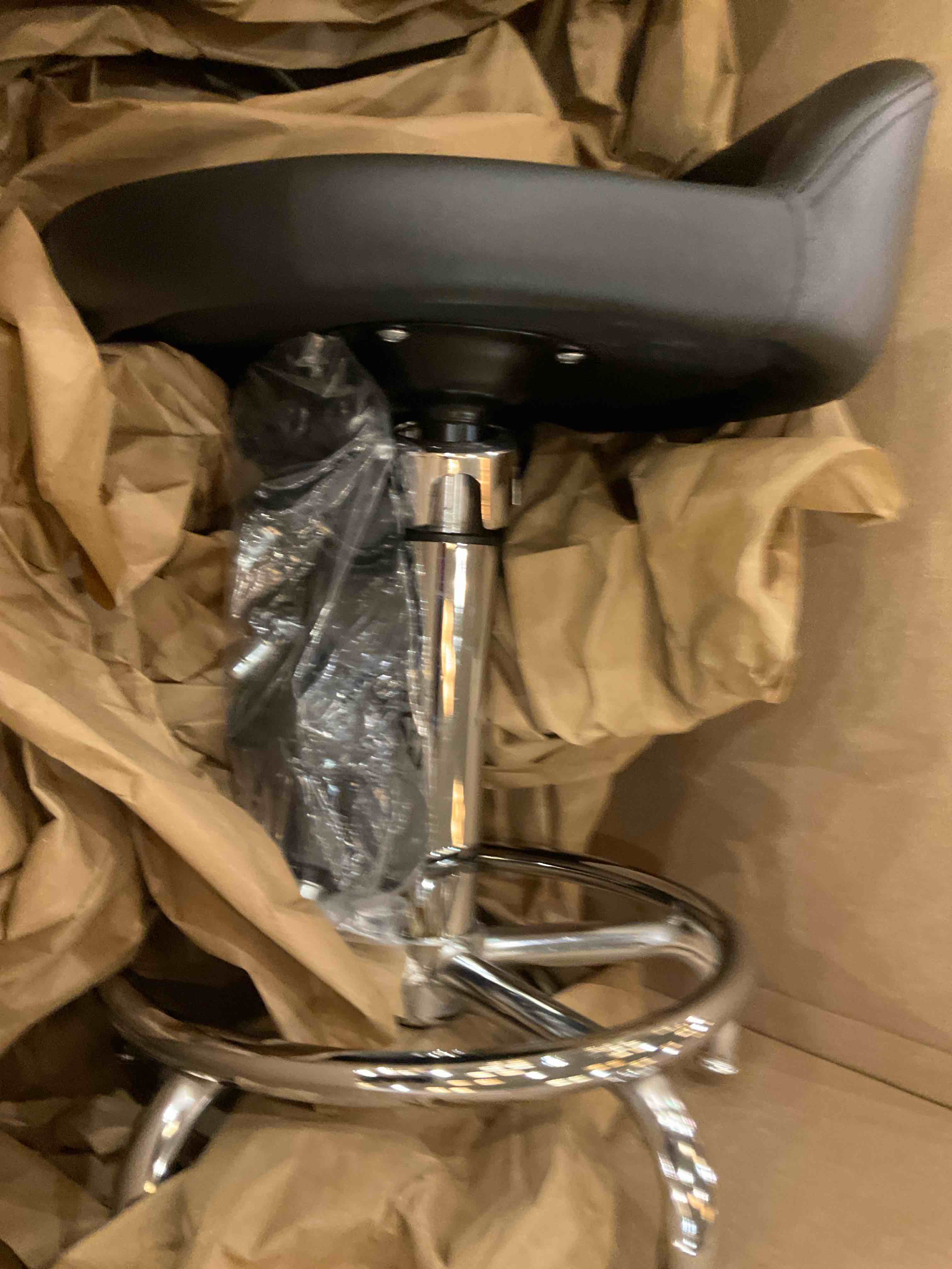 https://s3.amazonaws.com/lotting-images-prod/BargainHunt/EXS01515482_1716904750135.jpeg