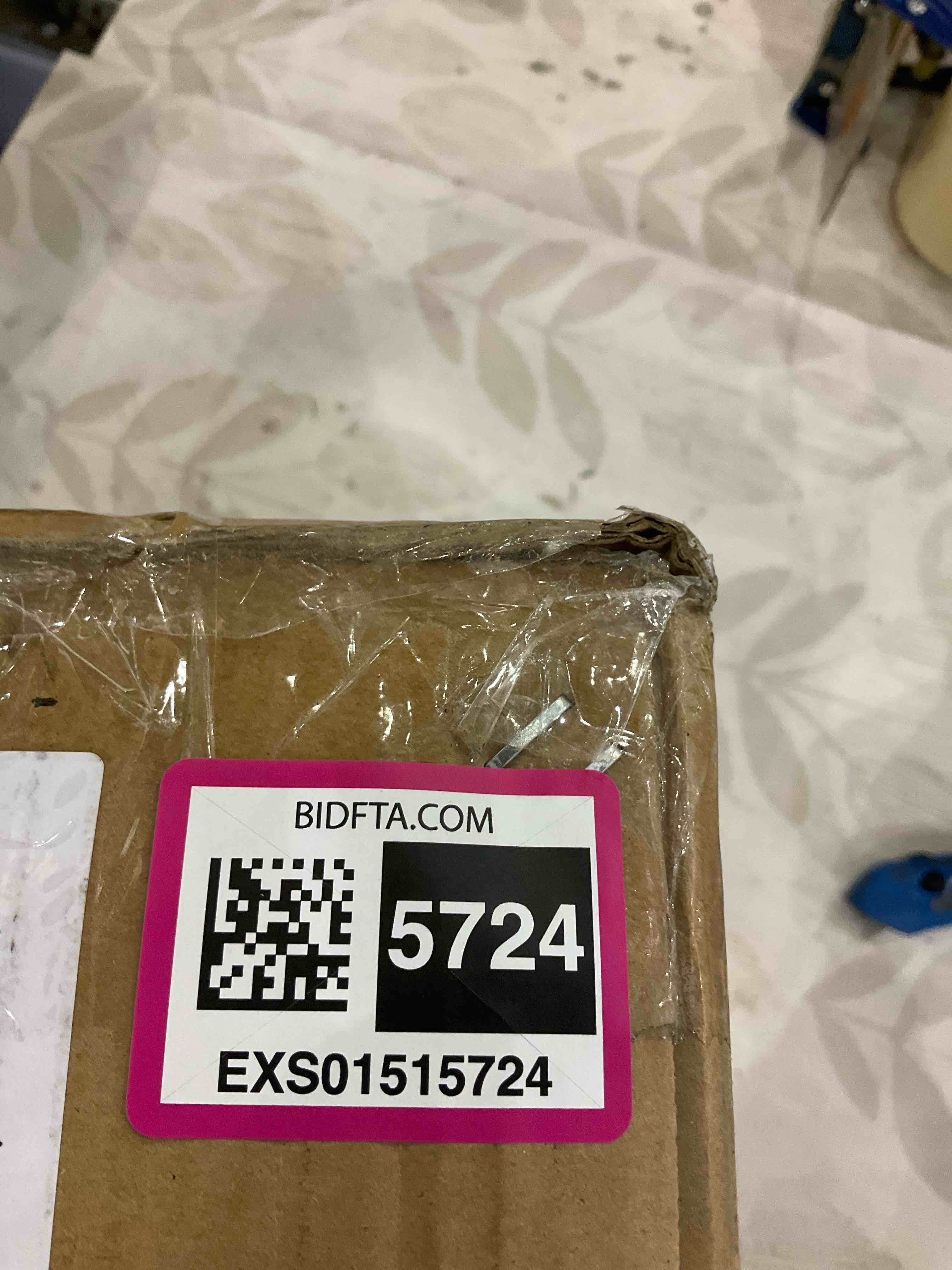 https://s3.amazonaws.com/lotting-images-prod/BargainHunt/EXS01515724_1716463132711.jpeg