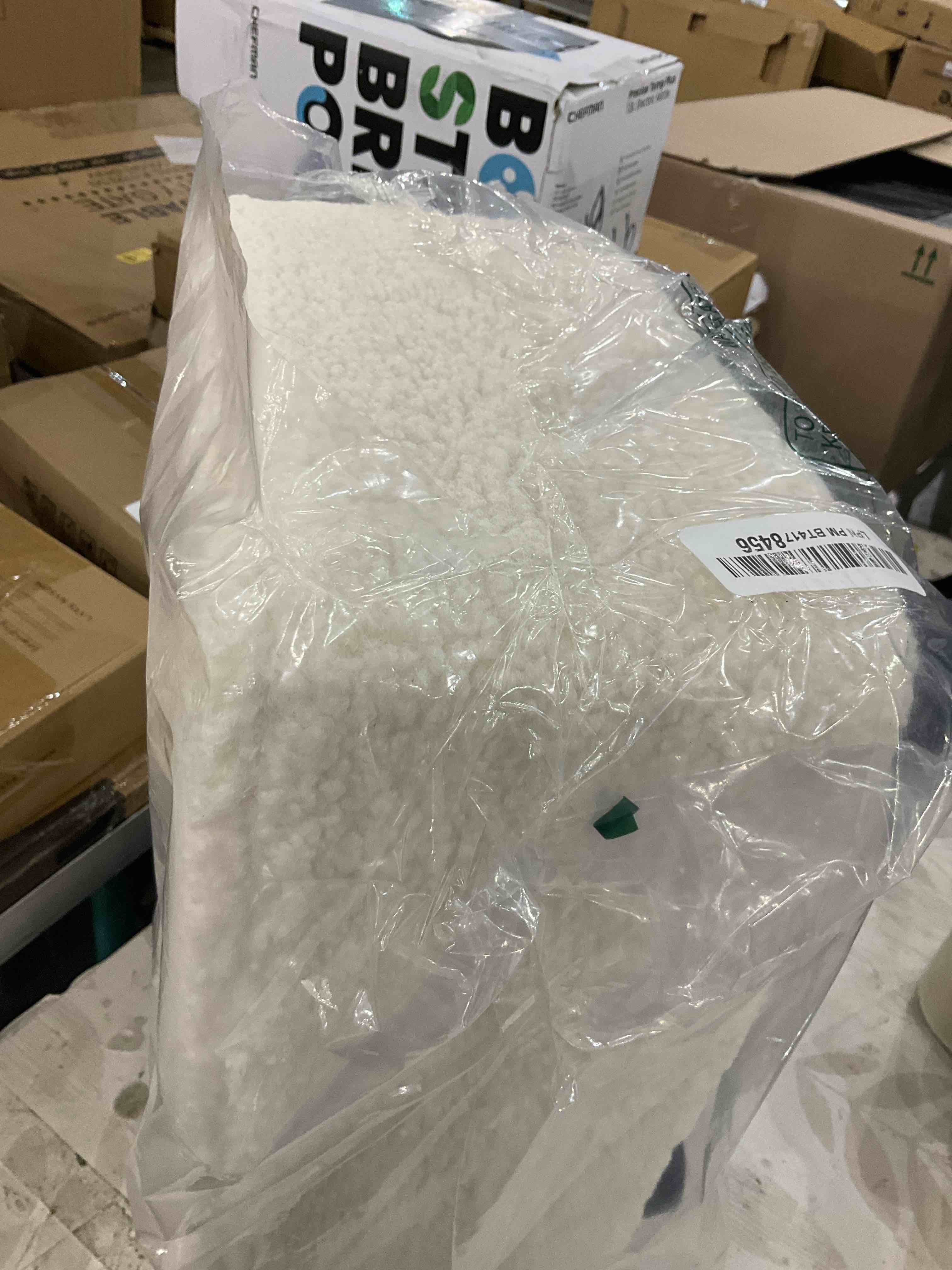 https://s3.amazonaws.com/lotting-images-prod/BargainHunt/EXS01515756_1716466085351.jpeg