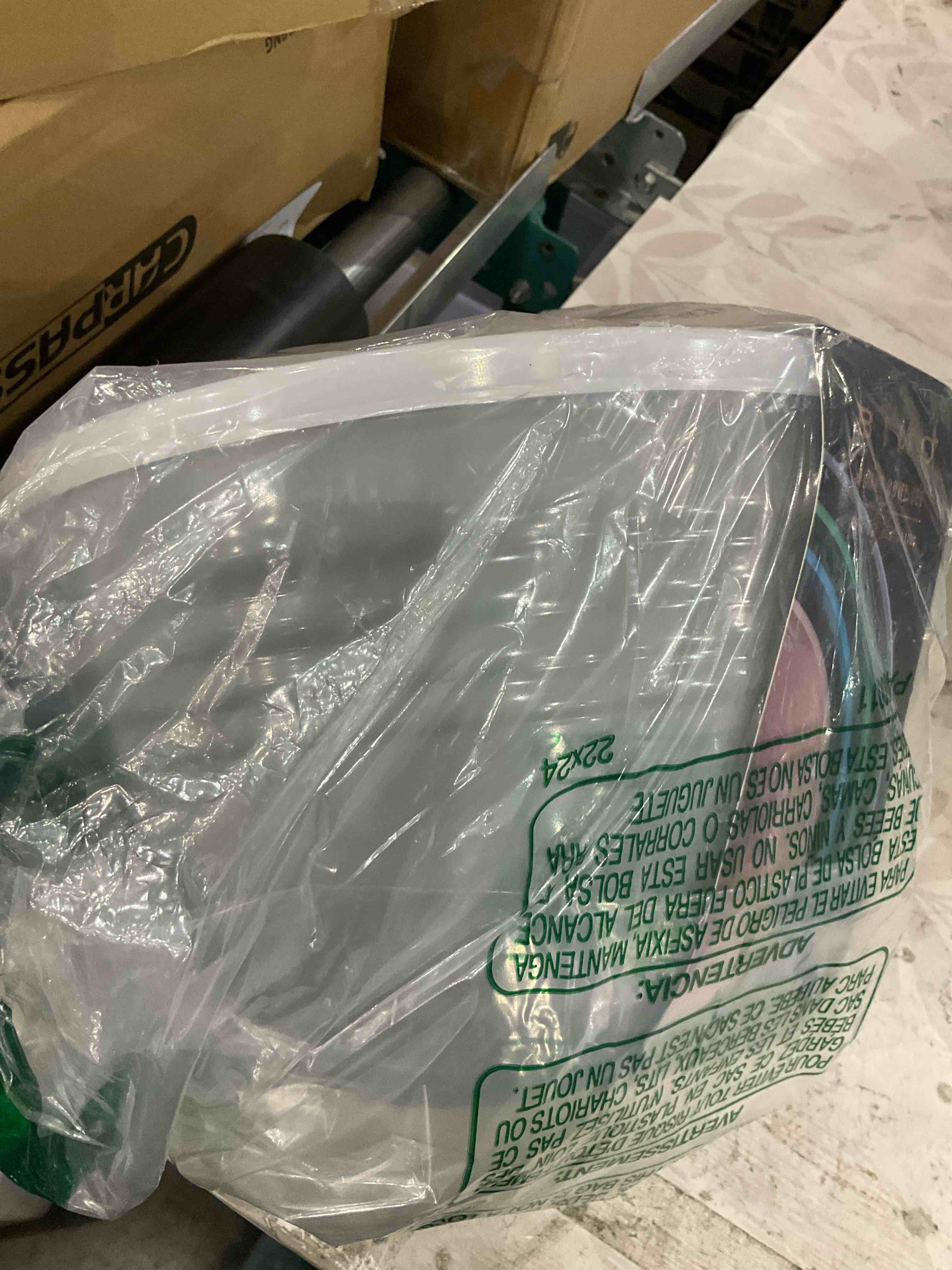 https://s3.amazonaws.com/lotting-images-prod/BargainHunt/EXS01515761_1716466617084.jpeg