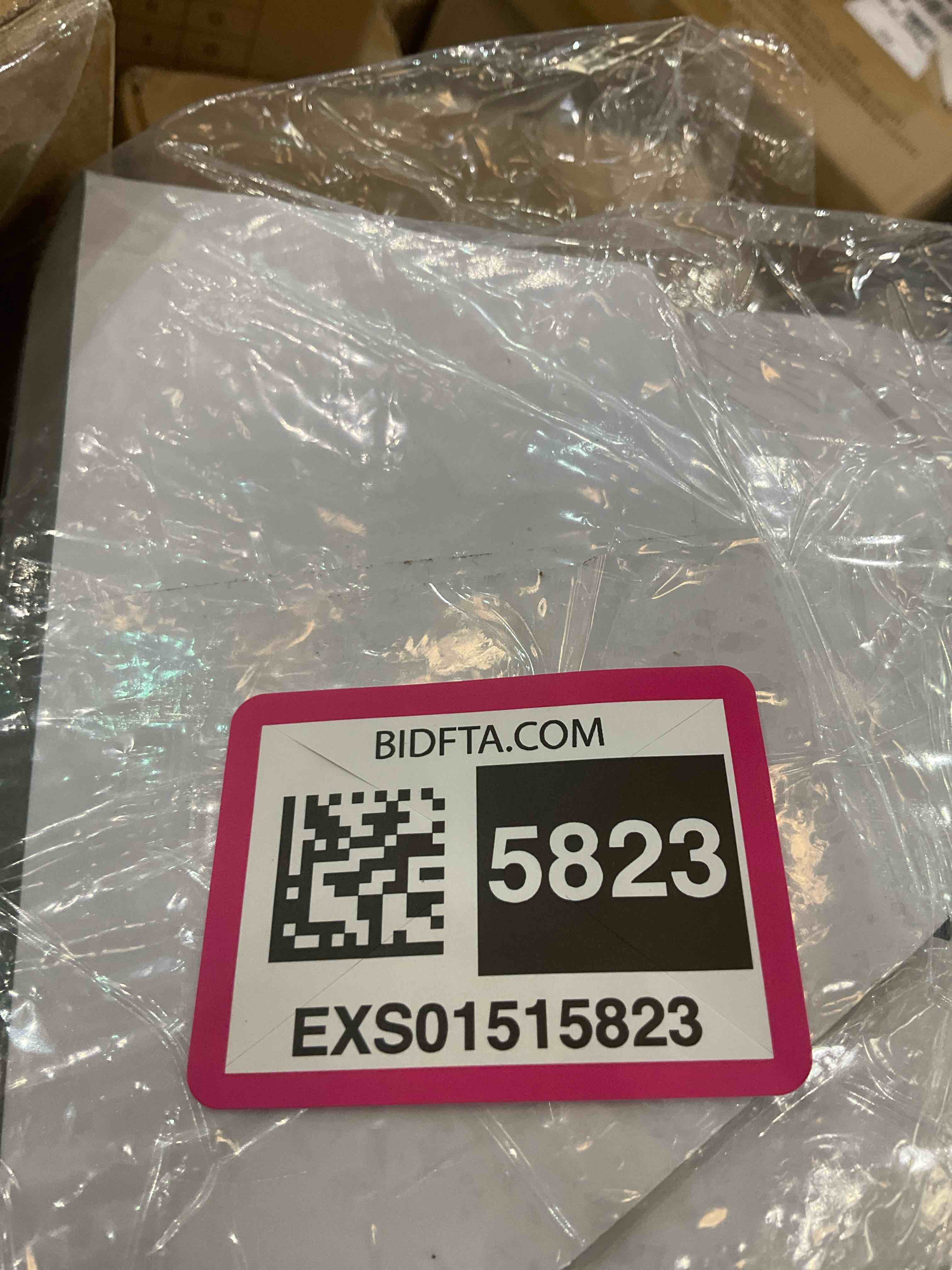 https://s3.amazonaws.com/lotting-images-prod/BargainHunt/EXS01515823_1716474789504.jpeg
