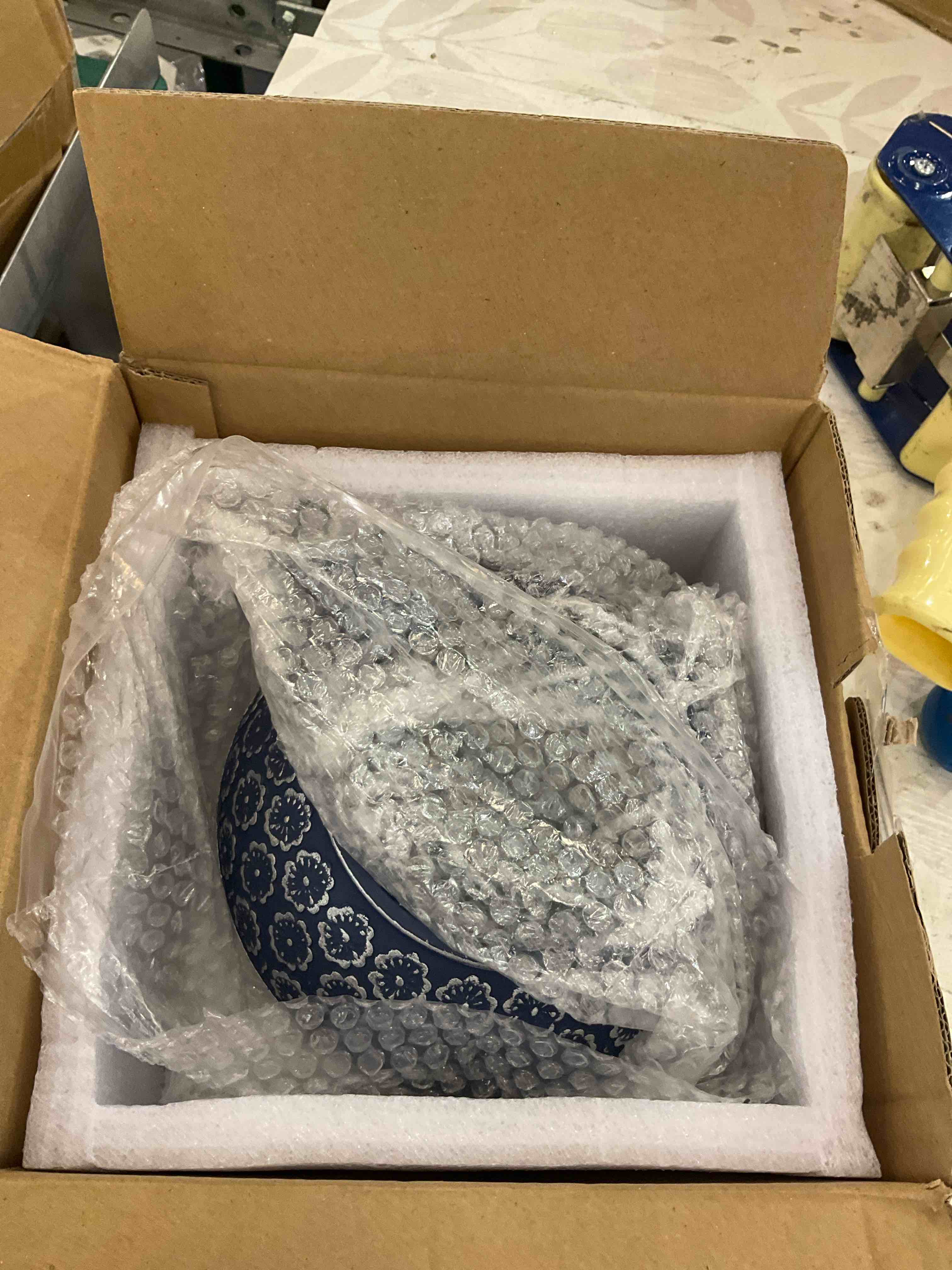 https://s3.amazonaws.com/lotting-images-prod/BargainHunt/EXS01515825_1716474987280.jpeg