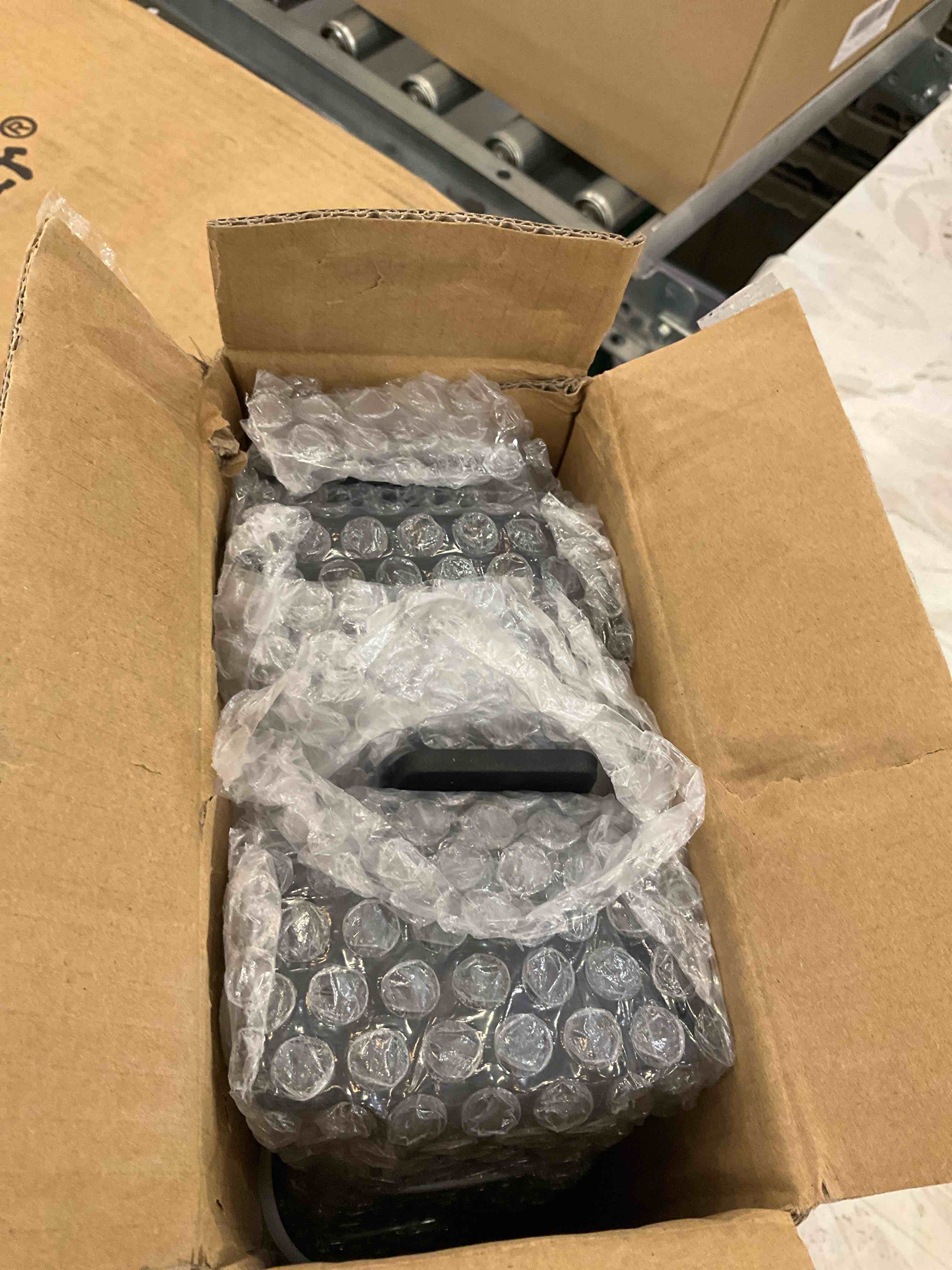 https://s3.amazonaws.com/lotting-images-prod/BargainHunt/EXS01515827_1716475146643.jpeg