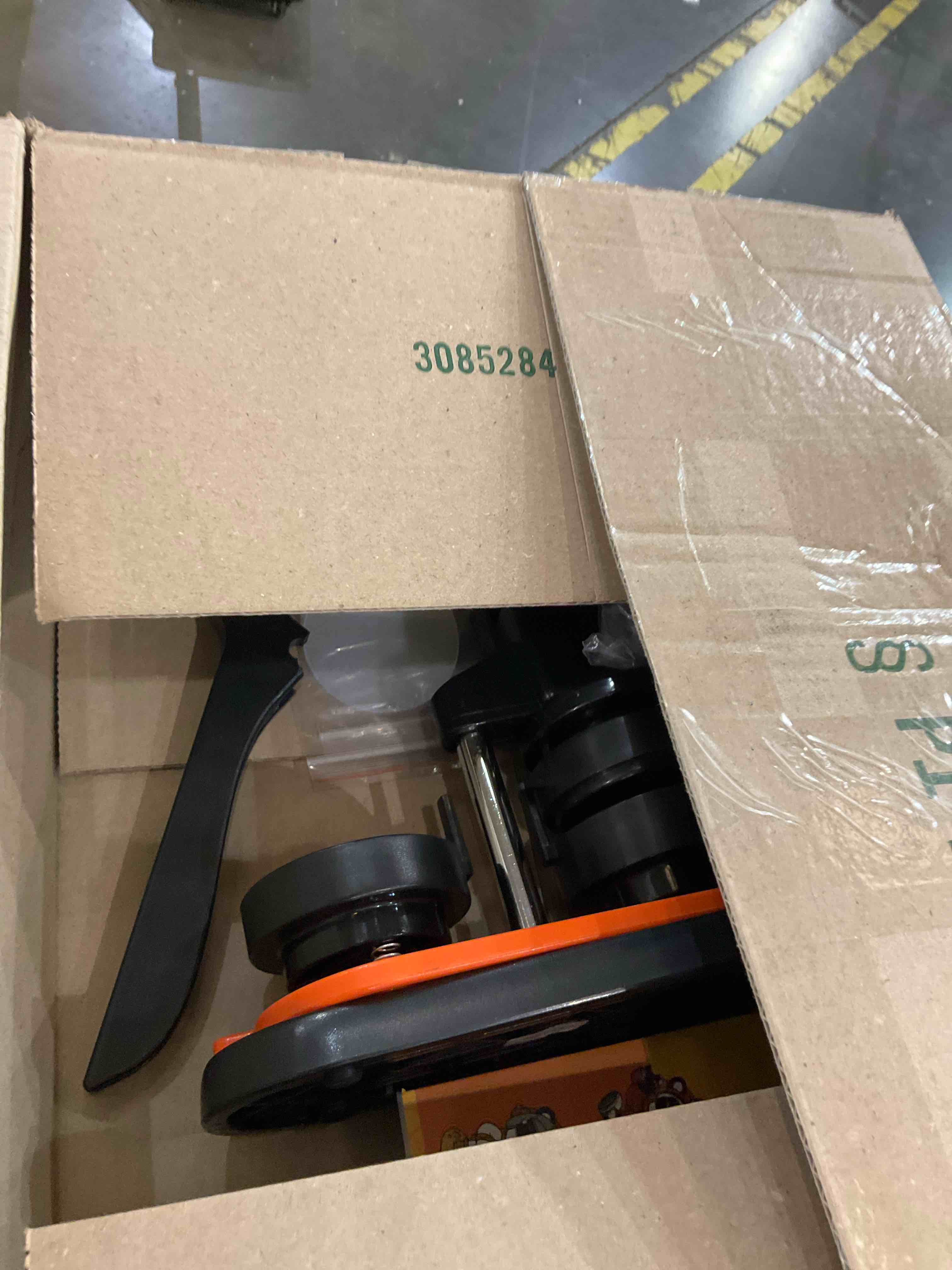 https://s3.amazonaws.com/lotting-images-prod/BargainHunt/EXS01515948_1716552488293.jpeg