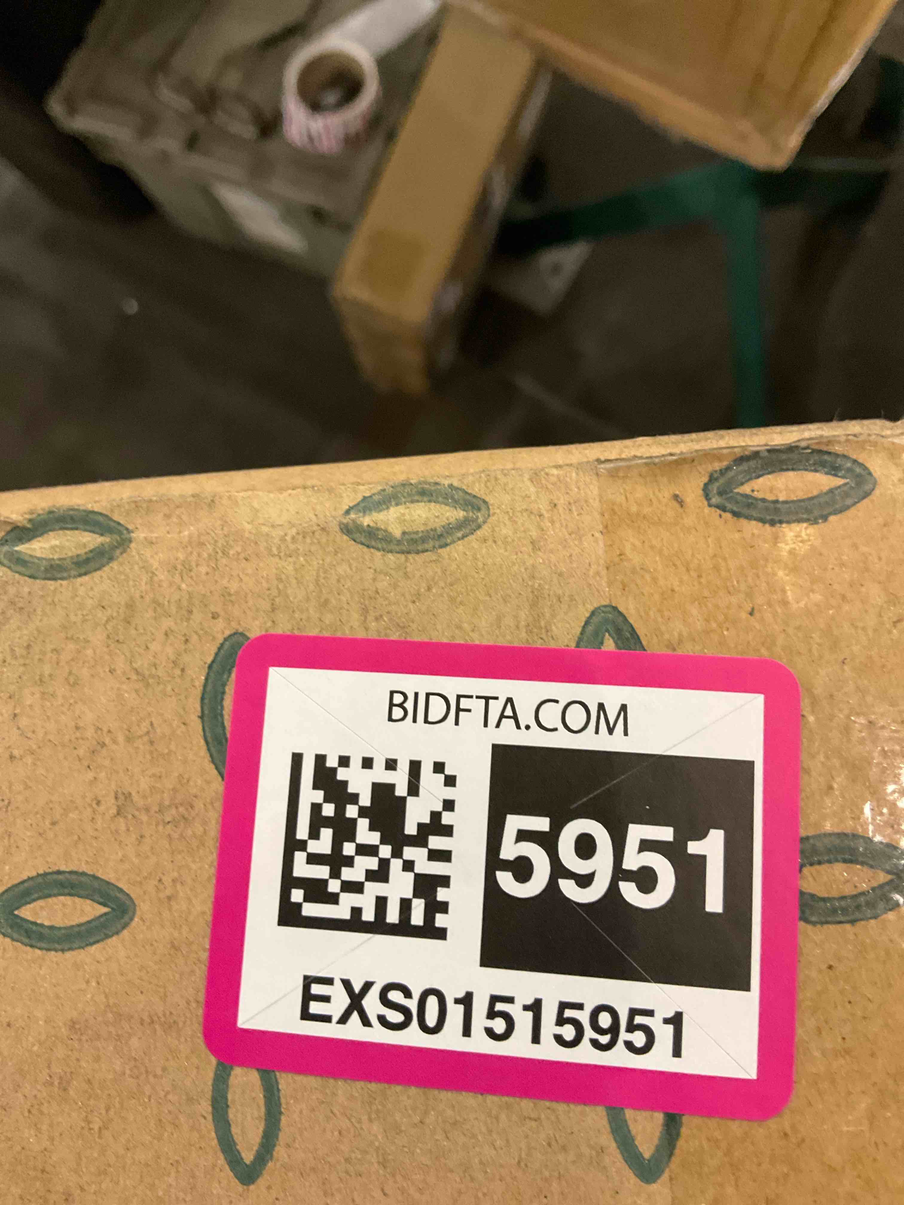 https://s3.amazonaws.com/lotting-images-prod/BargainHunt/EXS01515951_1716552841694.jpeg