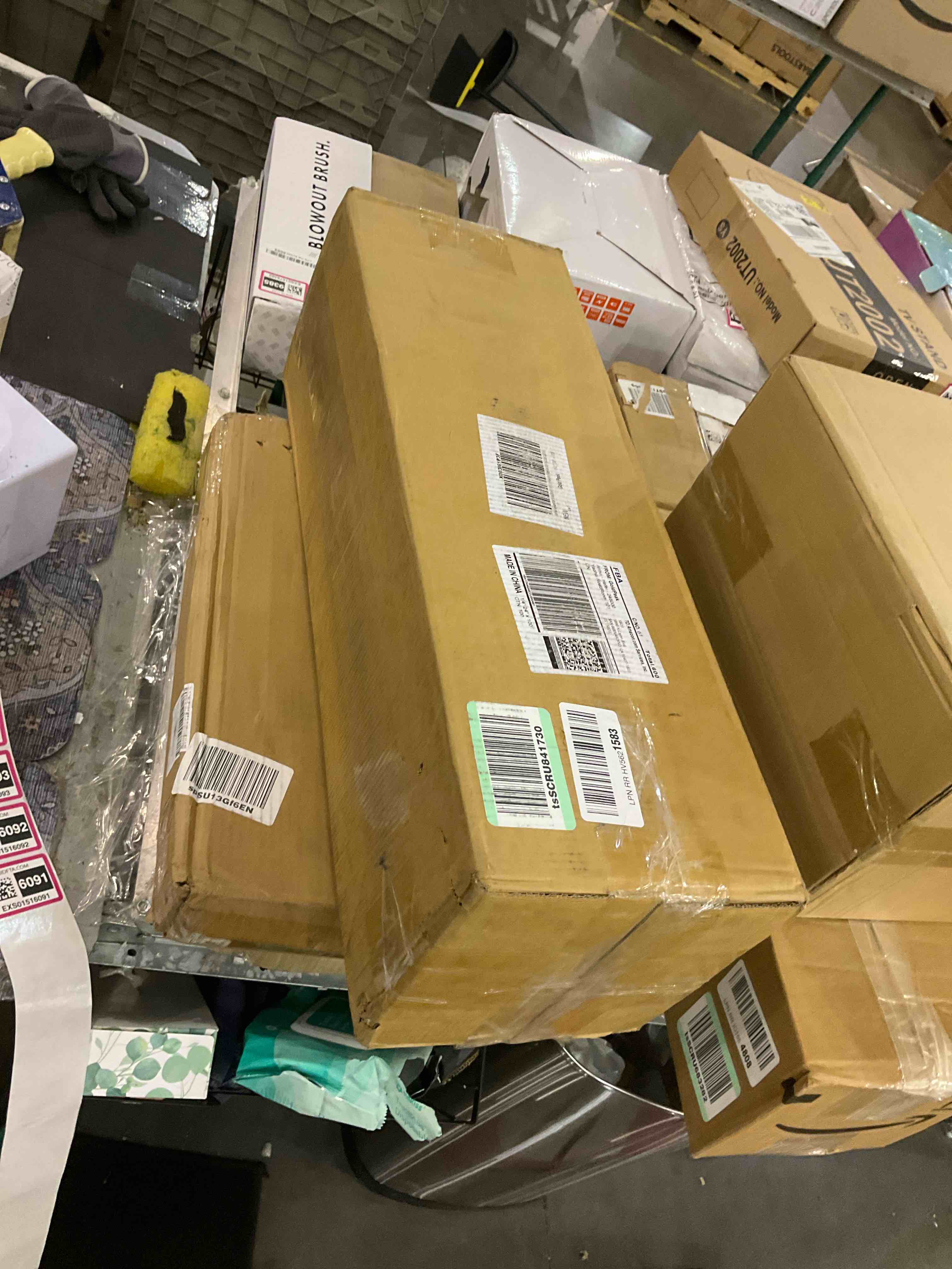 https://s3.amazonaws.com/lotting-images-prod/BargainHunt/EXS01516091_1716562773817.jpeg