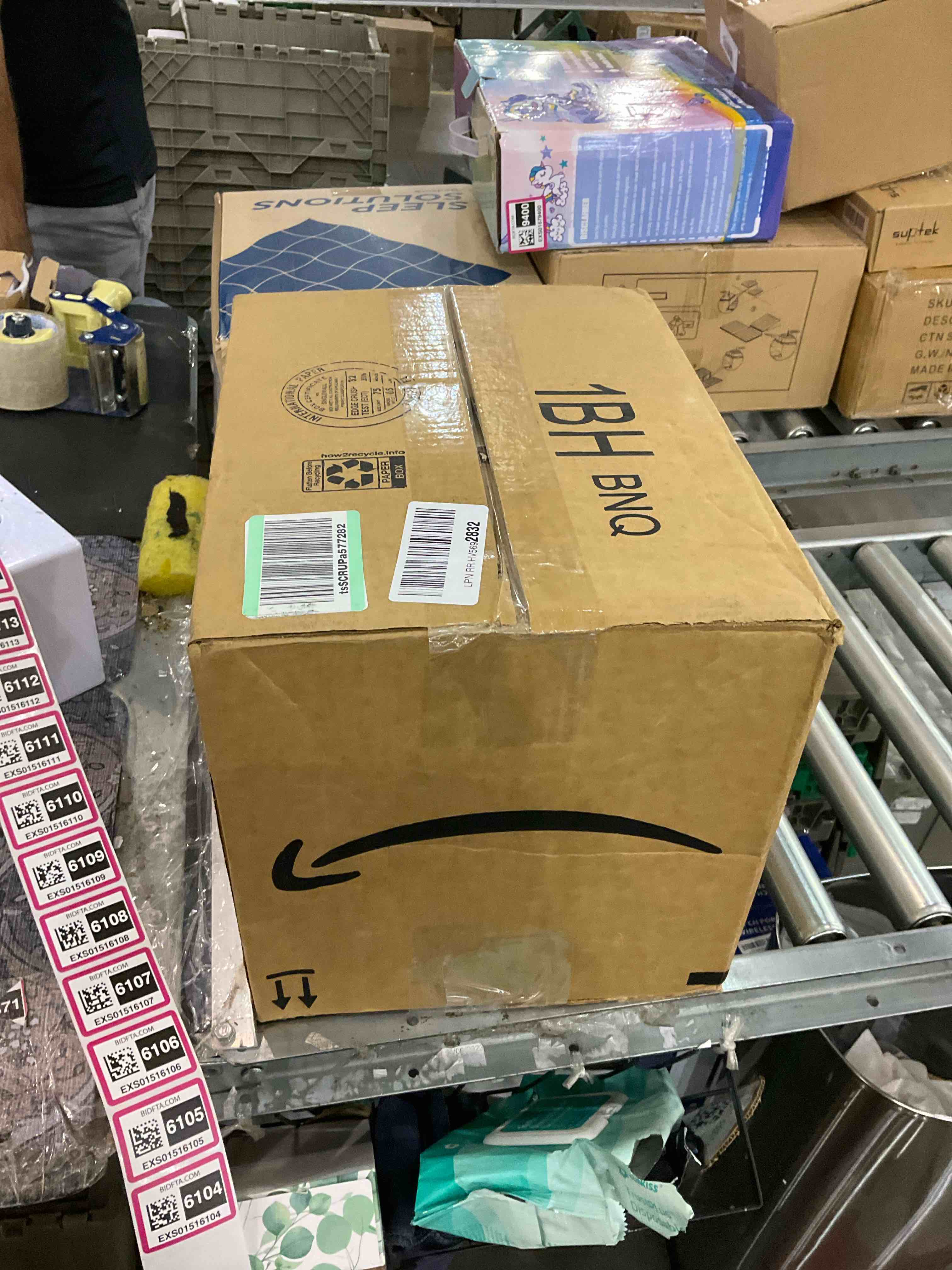 https://s3.amazonaws.com/lotting-images-prod/BargainHunt/EXS01516104_1716563582820.jpeg
