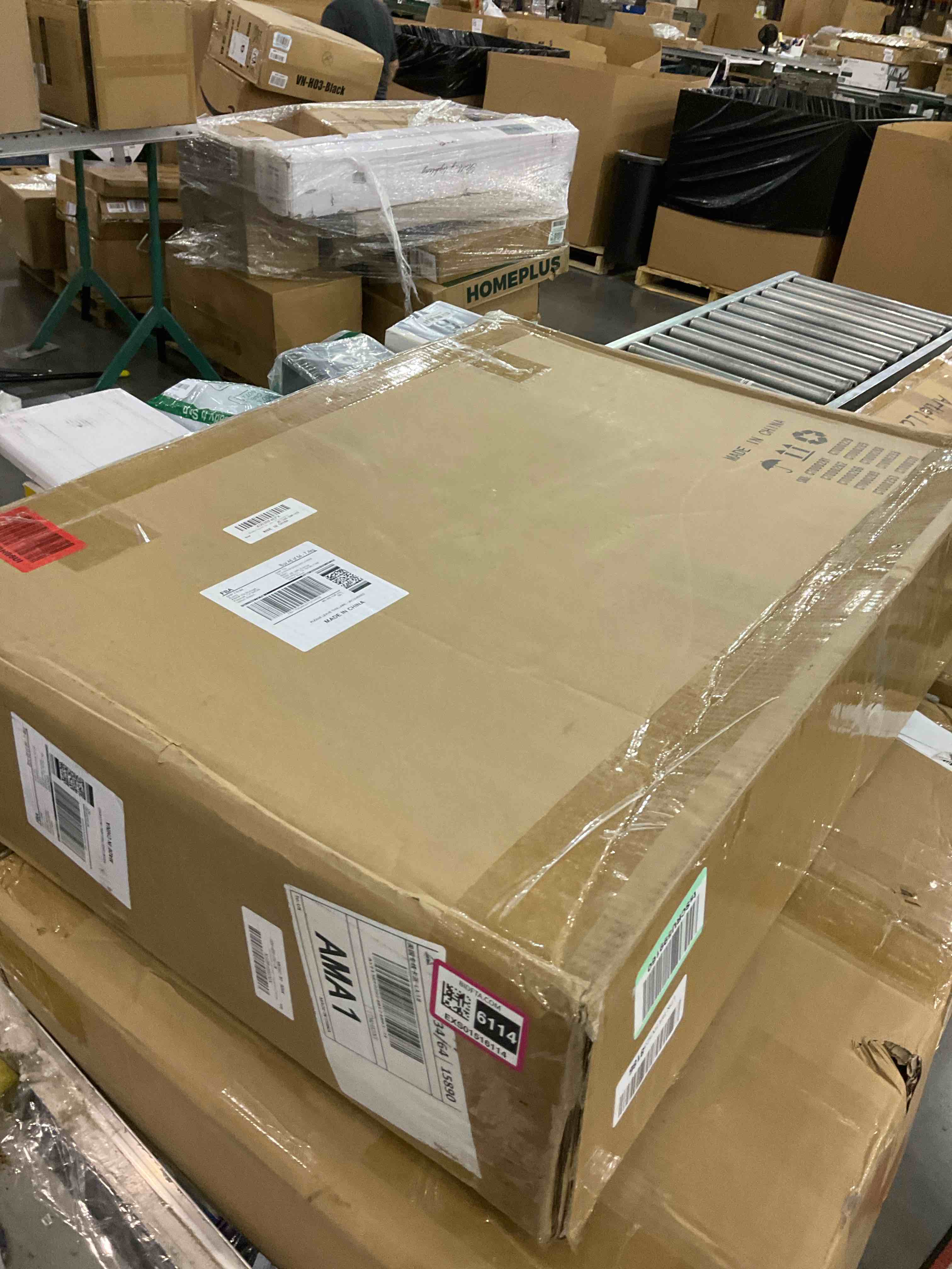 https://s3.amazonaws.com/lotting-images-prod/BargainHunt/EXS01516114_1716564740693.jpeg