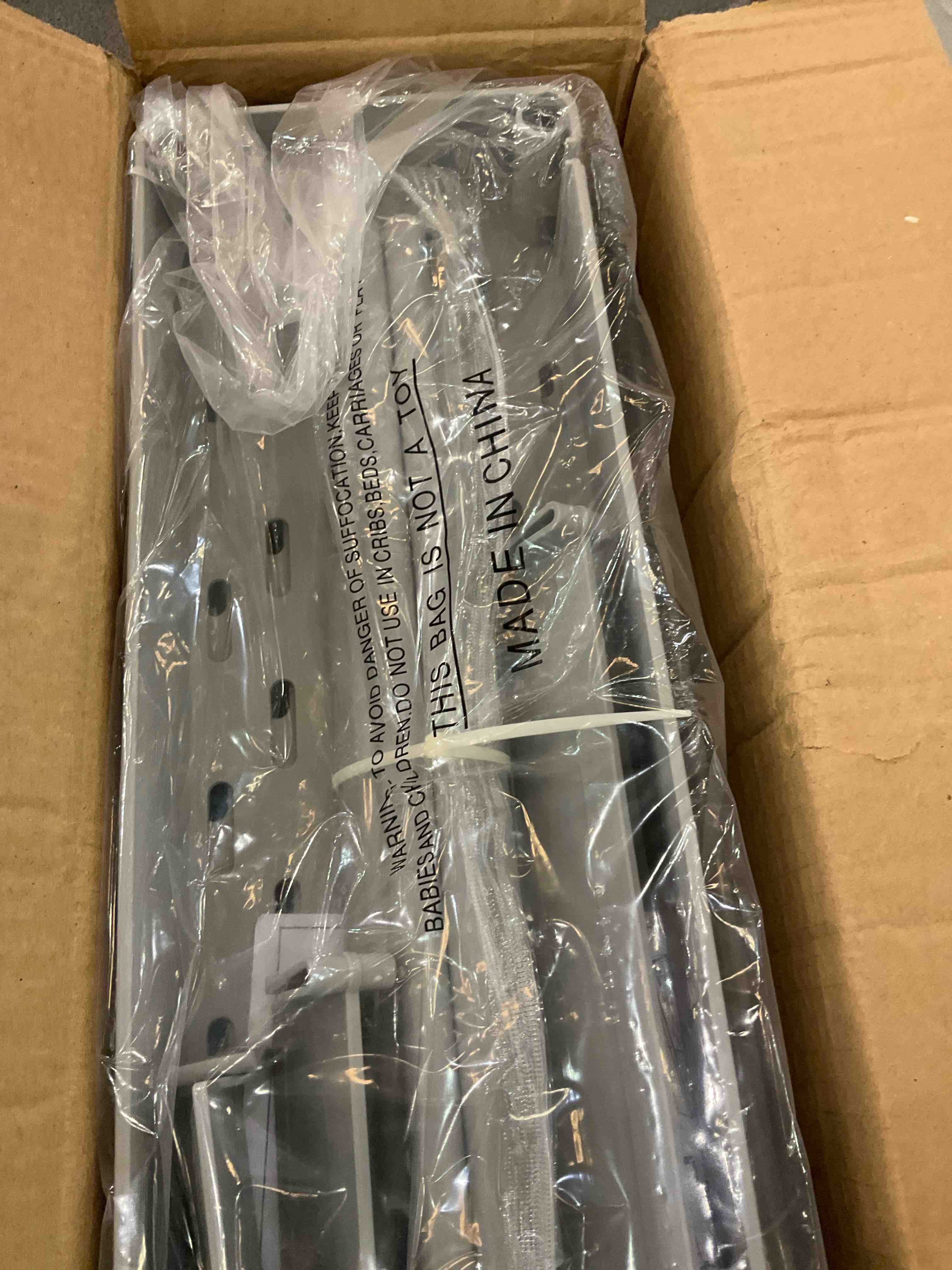 https://s3.amazonaws.com/lotting-images-prod/BargainHunt/EXS01516569_1716302620510.jpeg